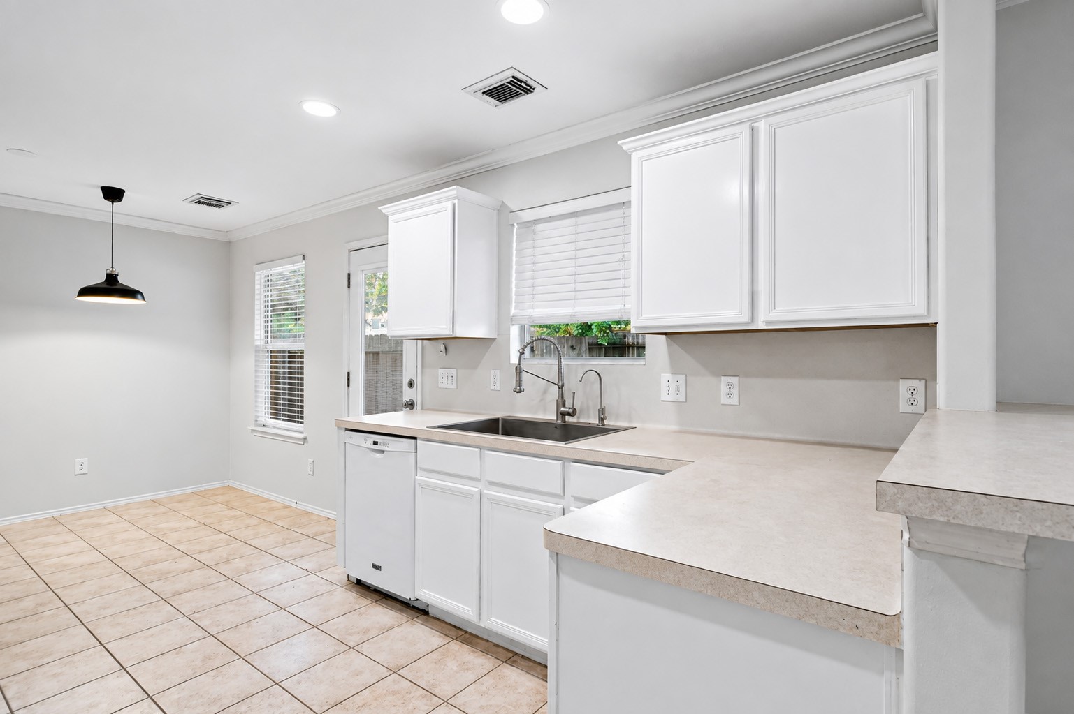 6 Thicket Grove Place Property Photo 14
