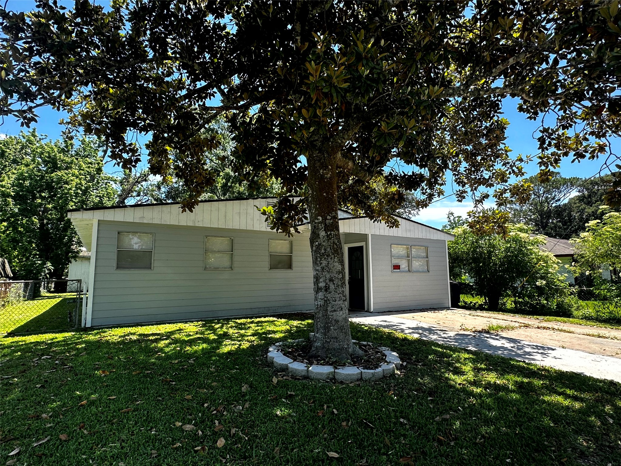 1023 W Snyder Street Property Photo
