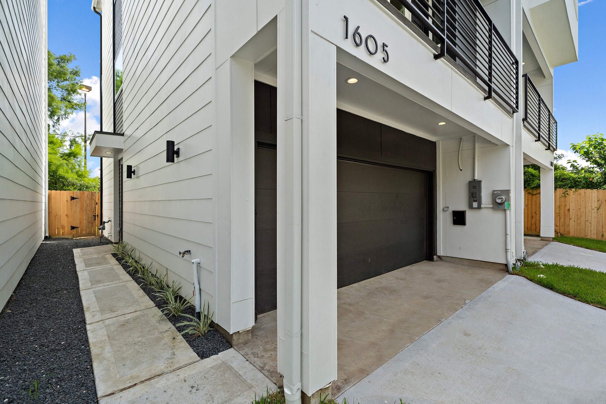 1605 Barbee Street Property Photo 4