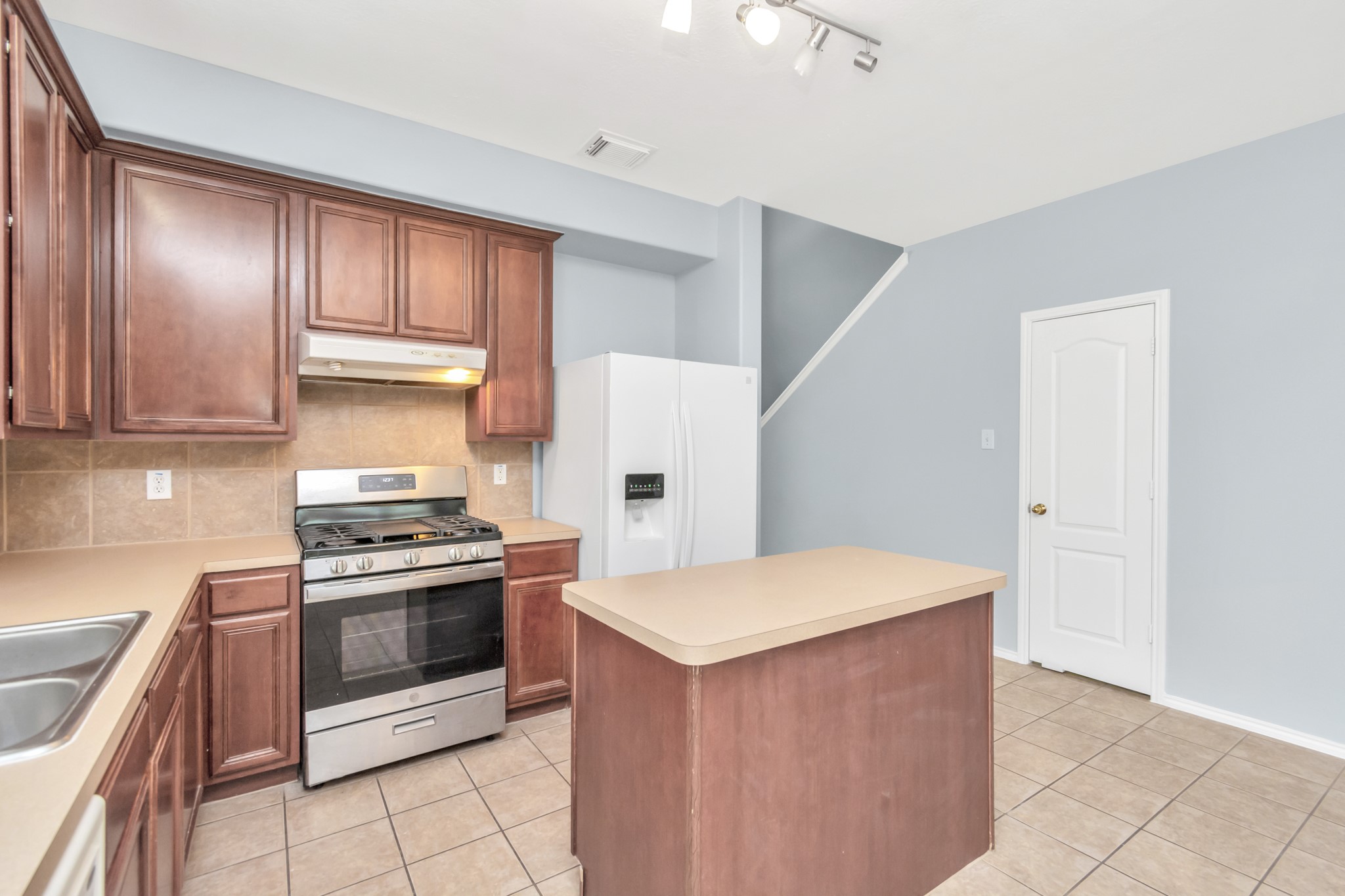 2921 Meridian Bay Lane Property Photo 13