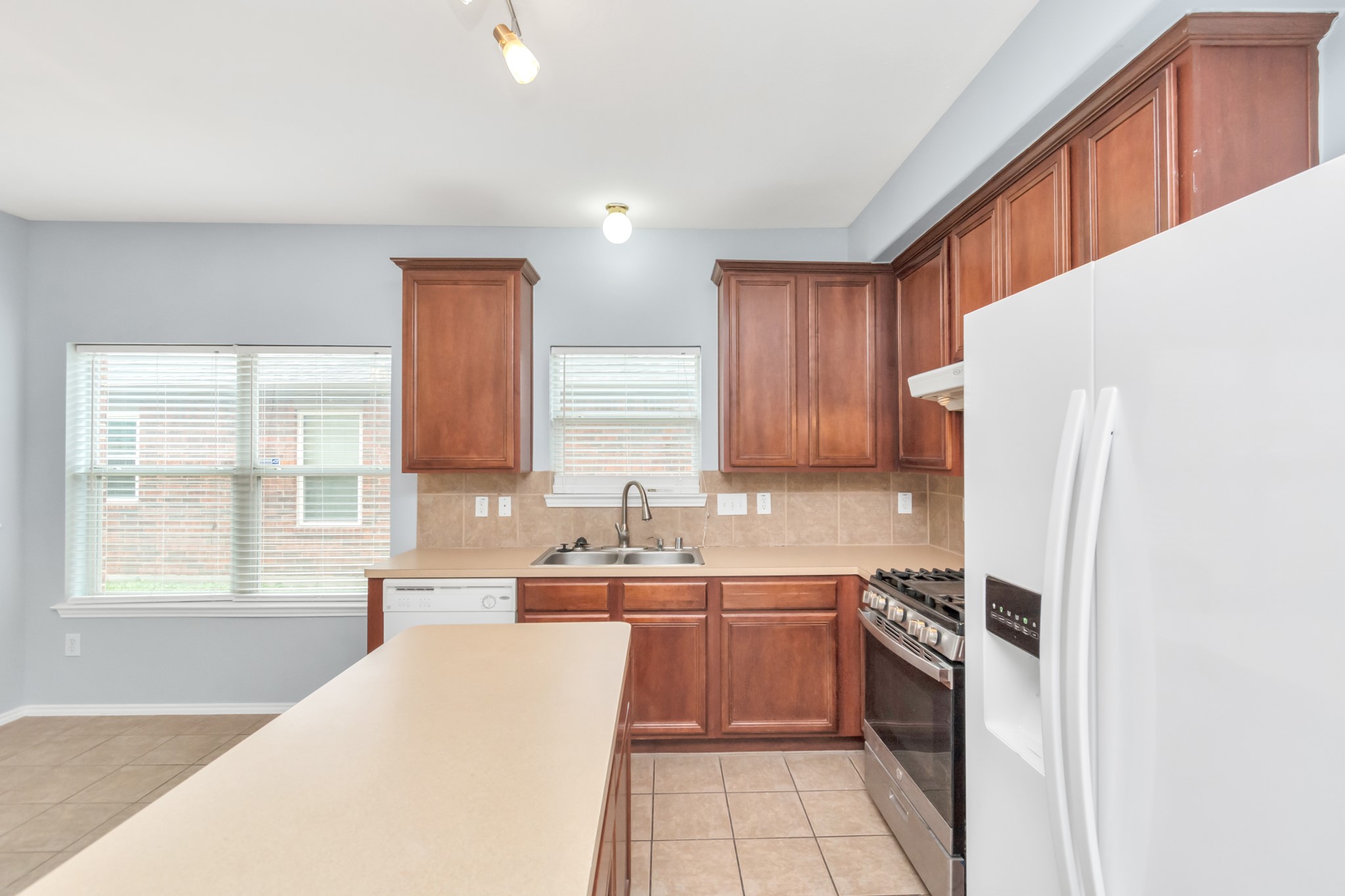 2921 Meridian Bay Lane Property Photo 14