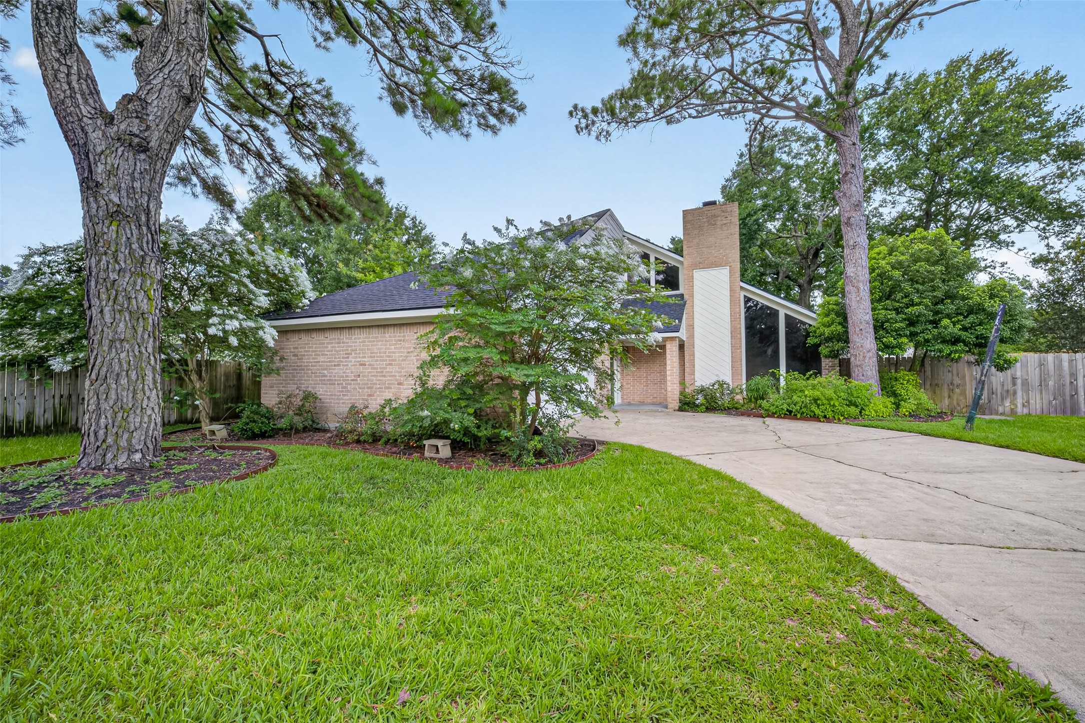 7111 Halfpenny Road Property Photo 4
