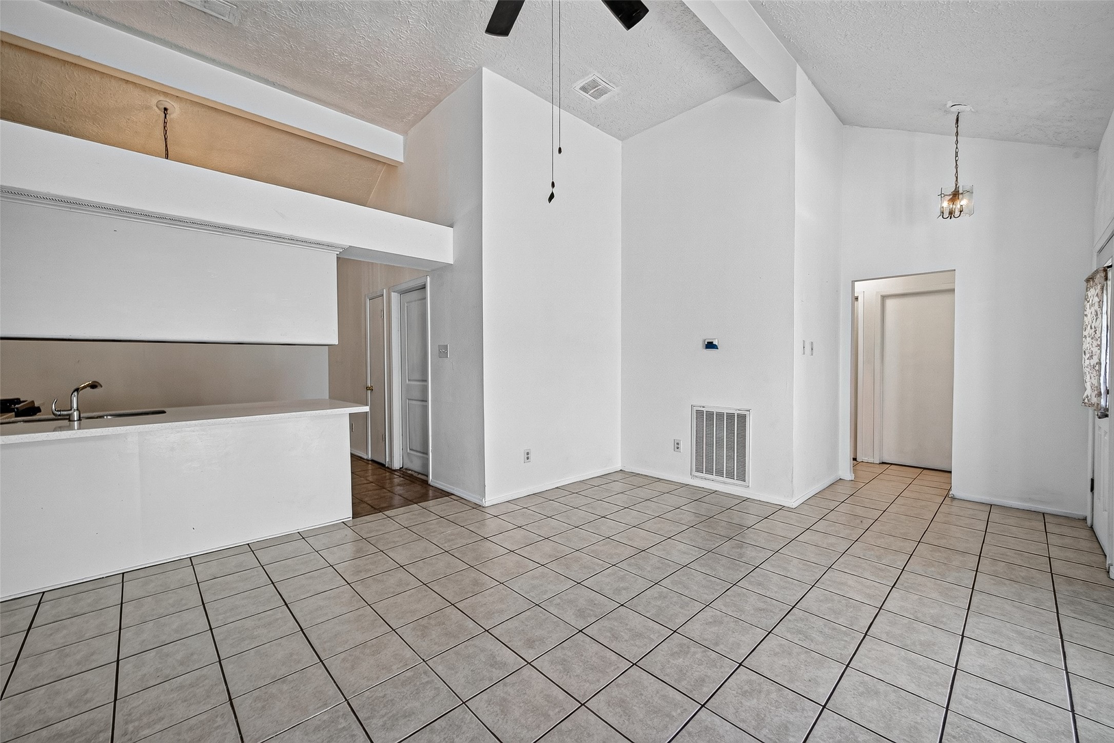 4632 Greenwood Drive Property Photo 7
