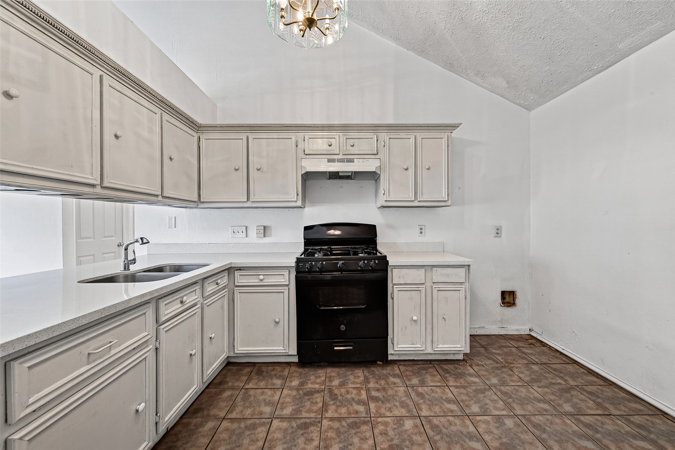4632 Greenwood Drive Property Photo 9