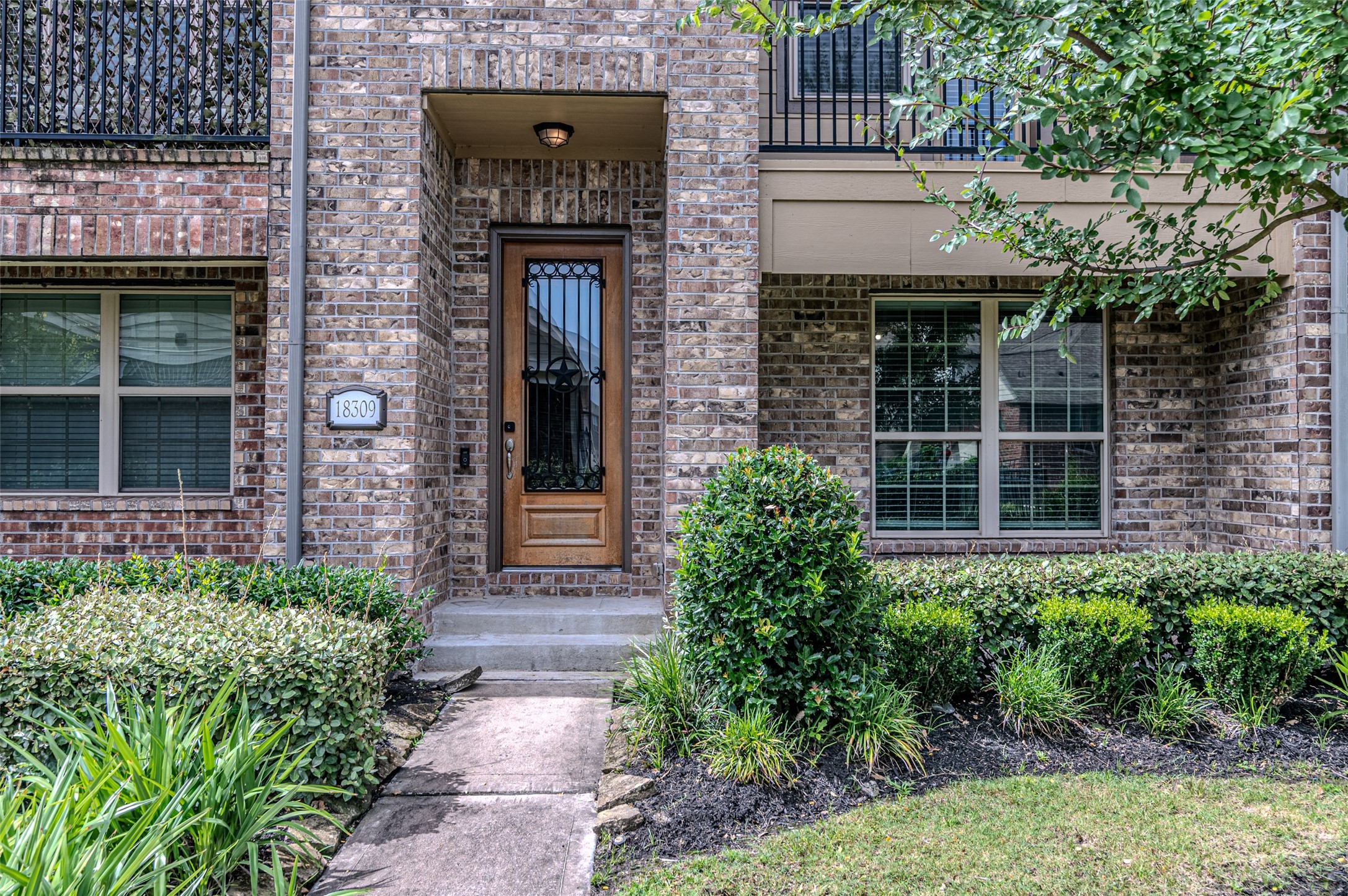 18309 Crystal Knoll Drive Property Photo 4