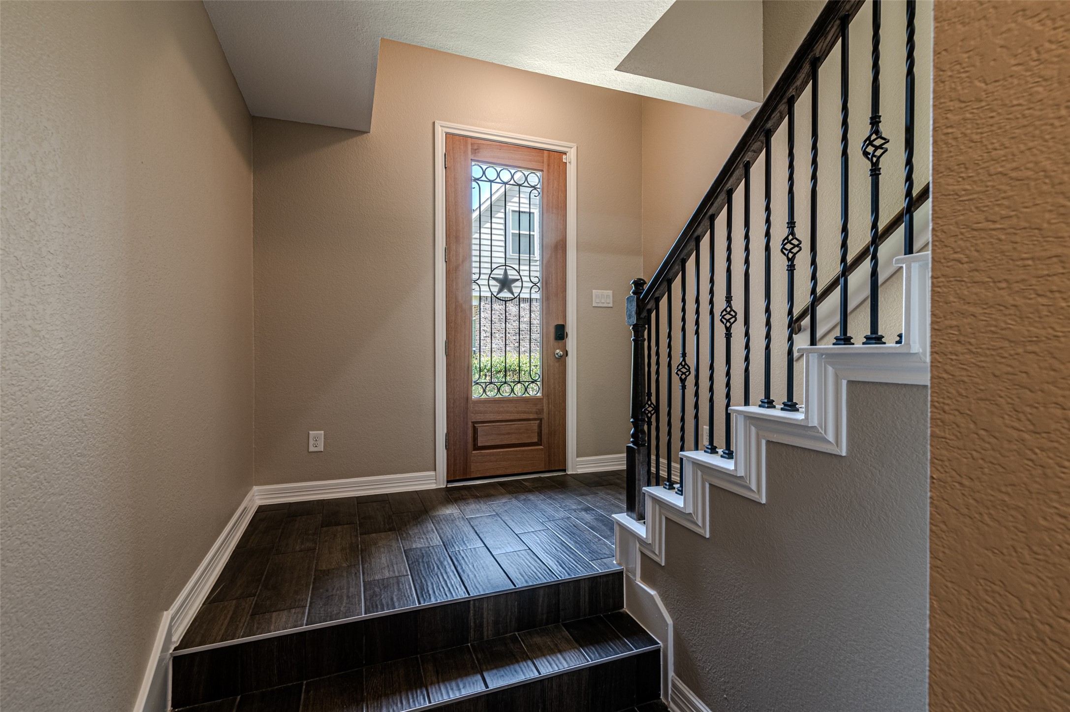 18309 Crystal Knoll Drive Property Photo 7