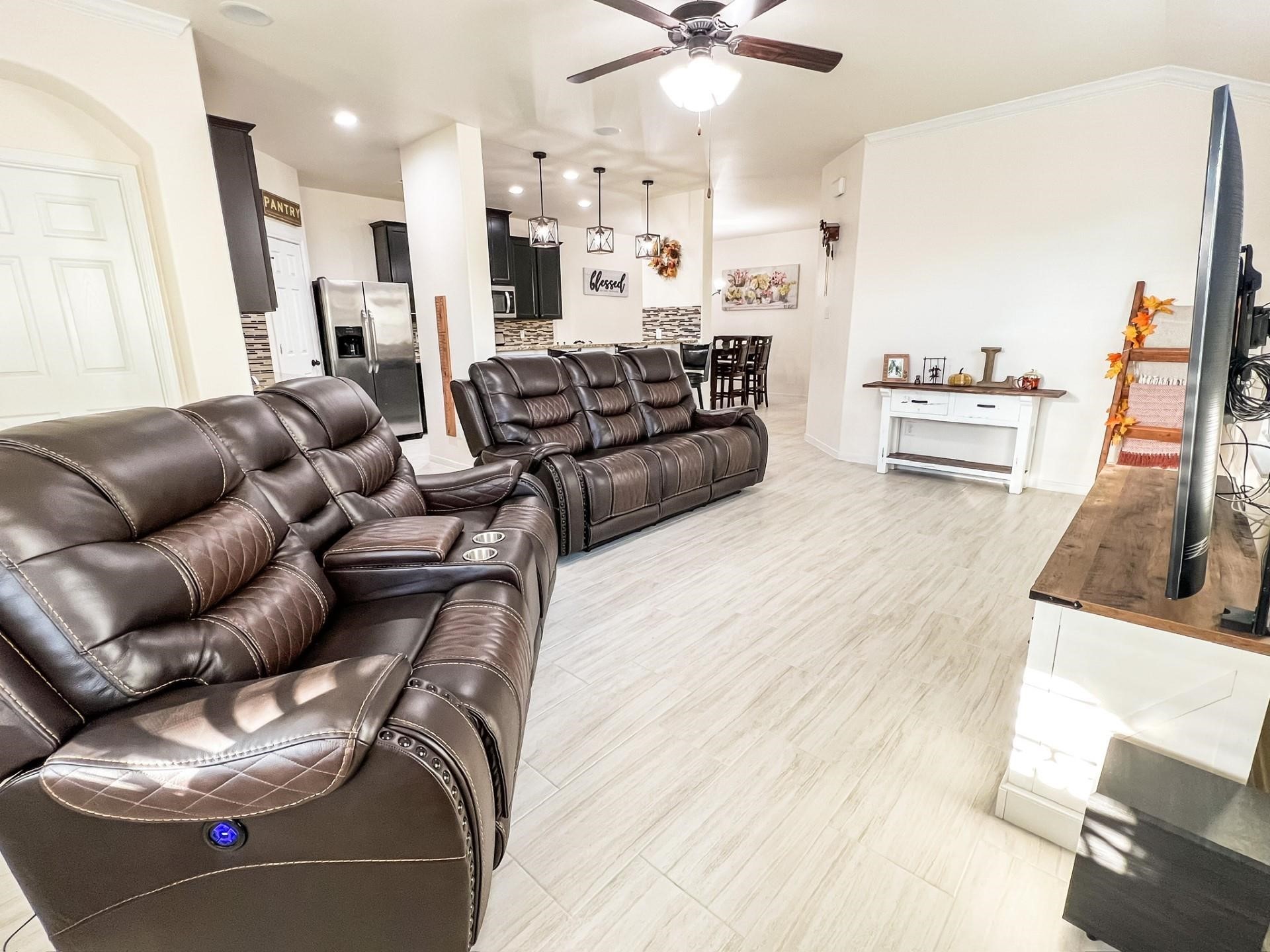 13106 Lucy Grove Lane Property Photo 5