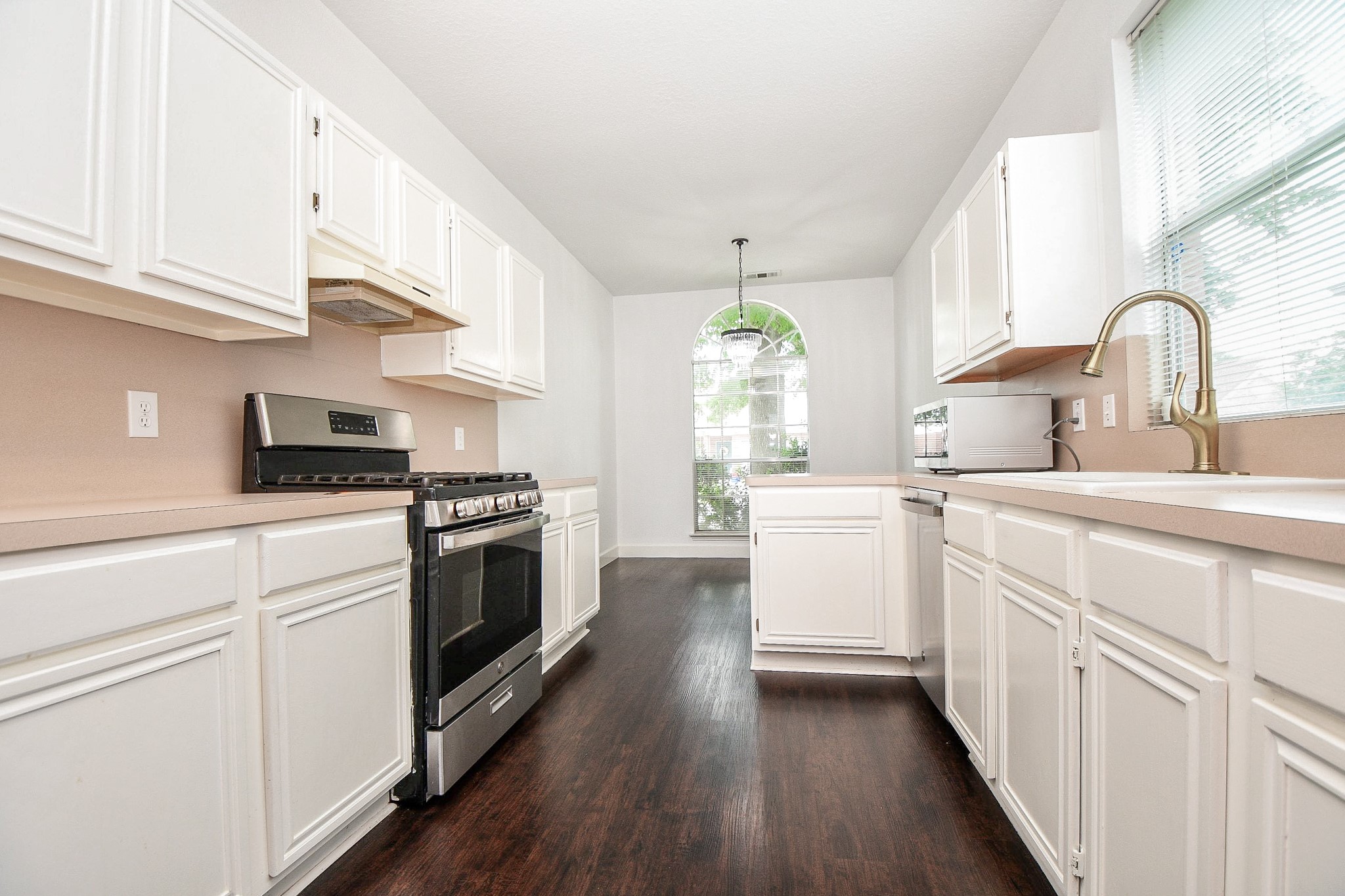 2911 Copper Cliff Drive Property Photo 3