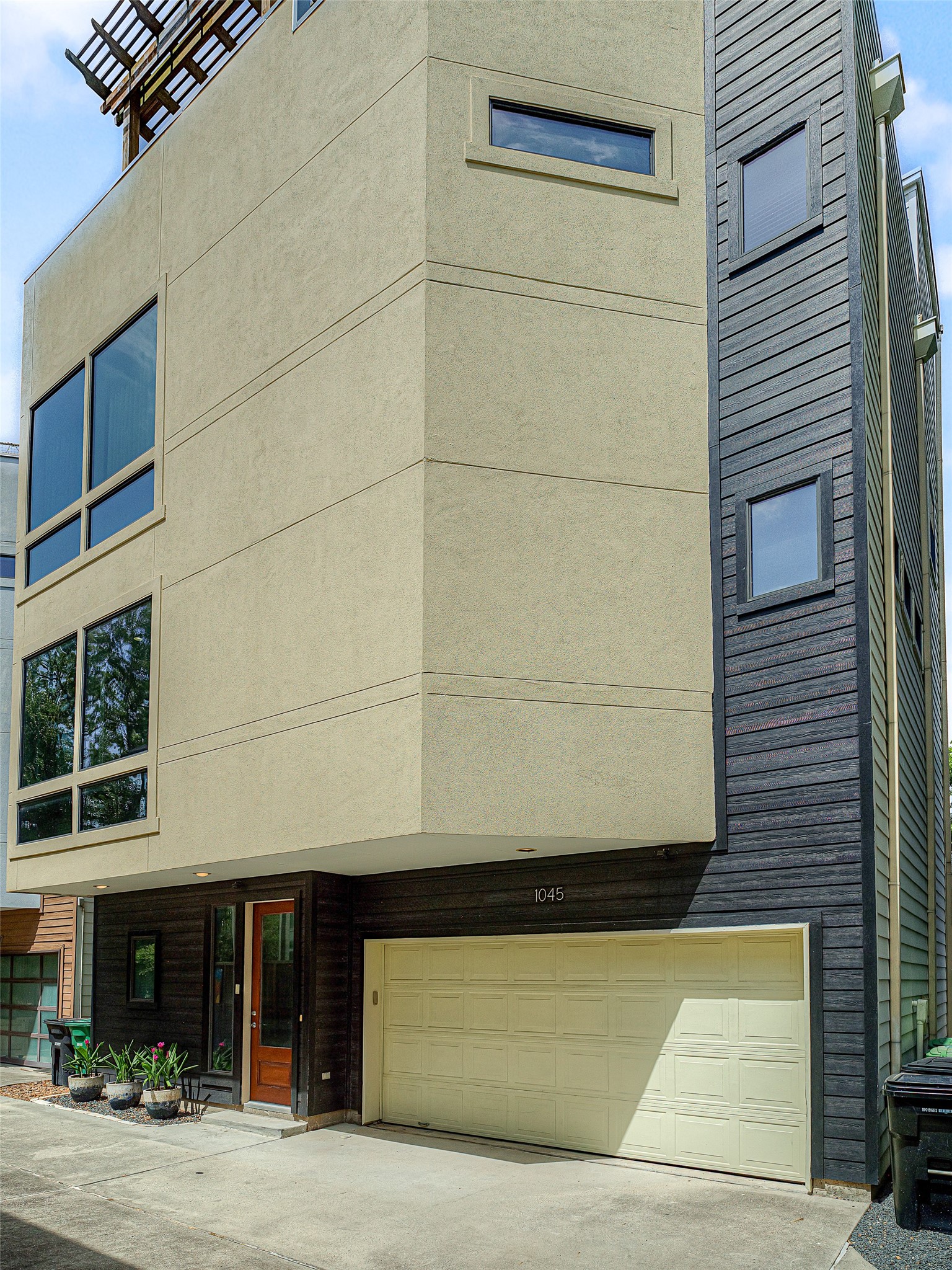 1045 Voight Street Property Photo 4