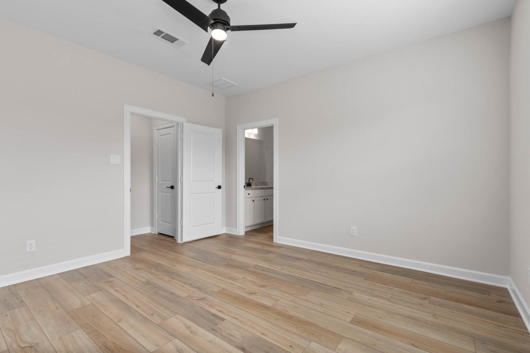 1126 Campside Drive Property Photo 11