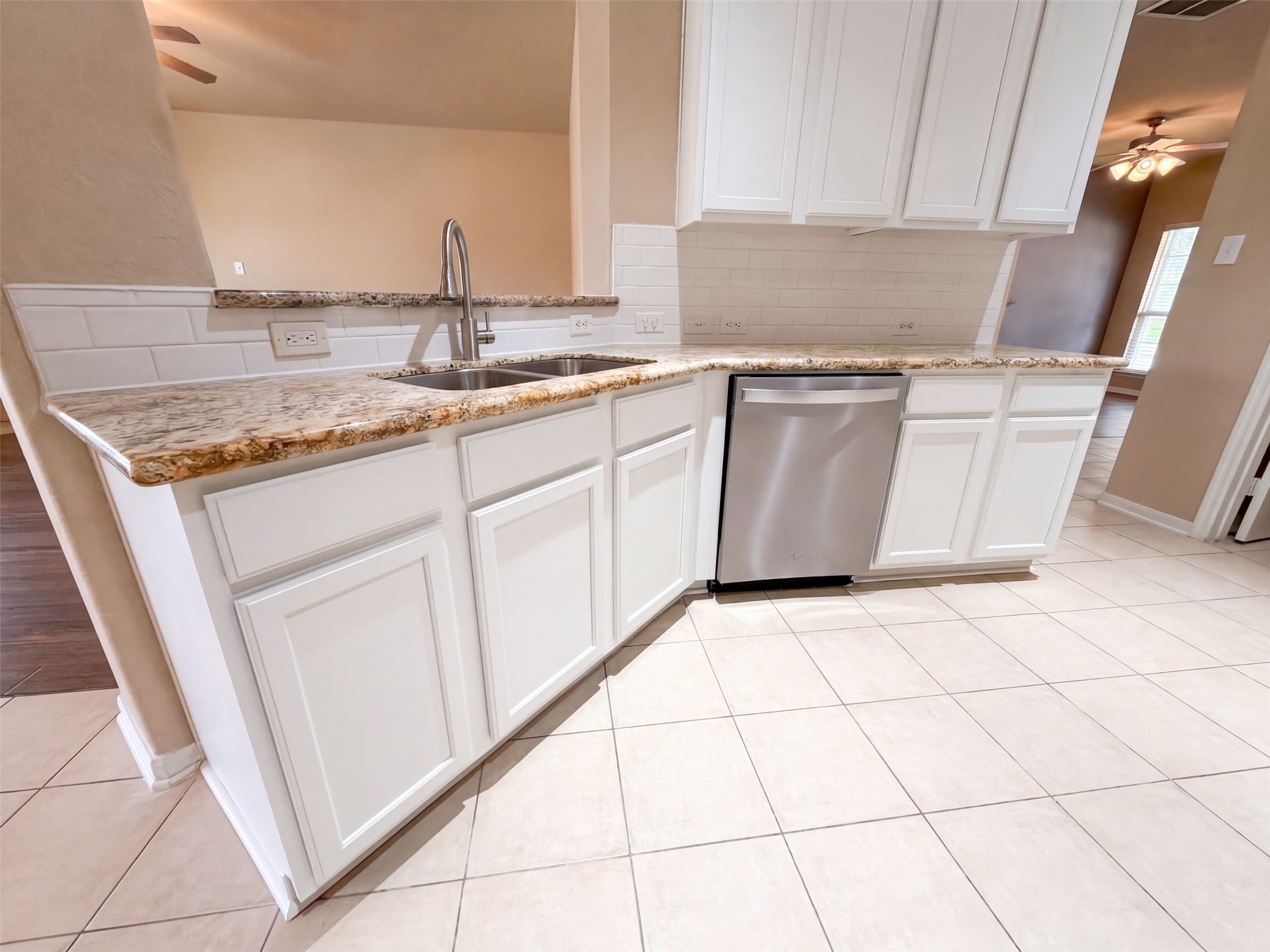 7002 Crockett Ridge Drive Property Photo 7
