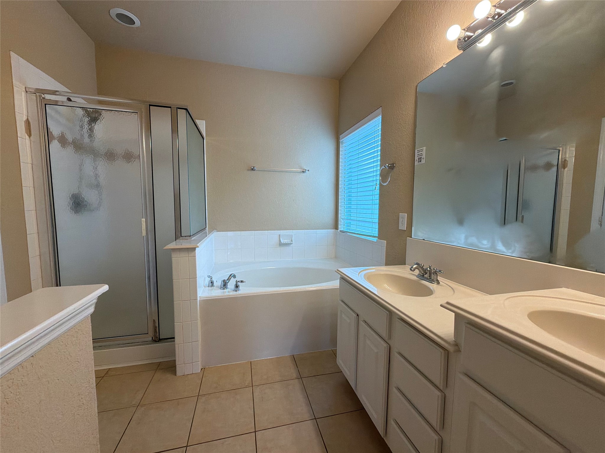 7002 Crockett Ridge Drive Property Photo 11
