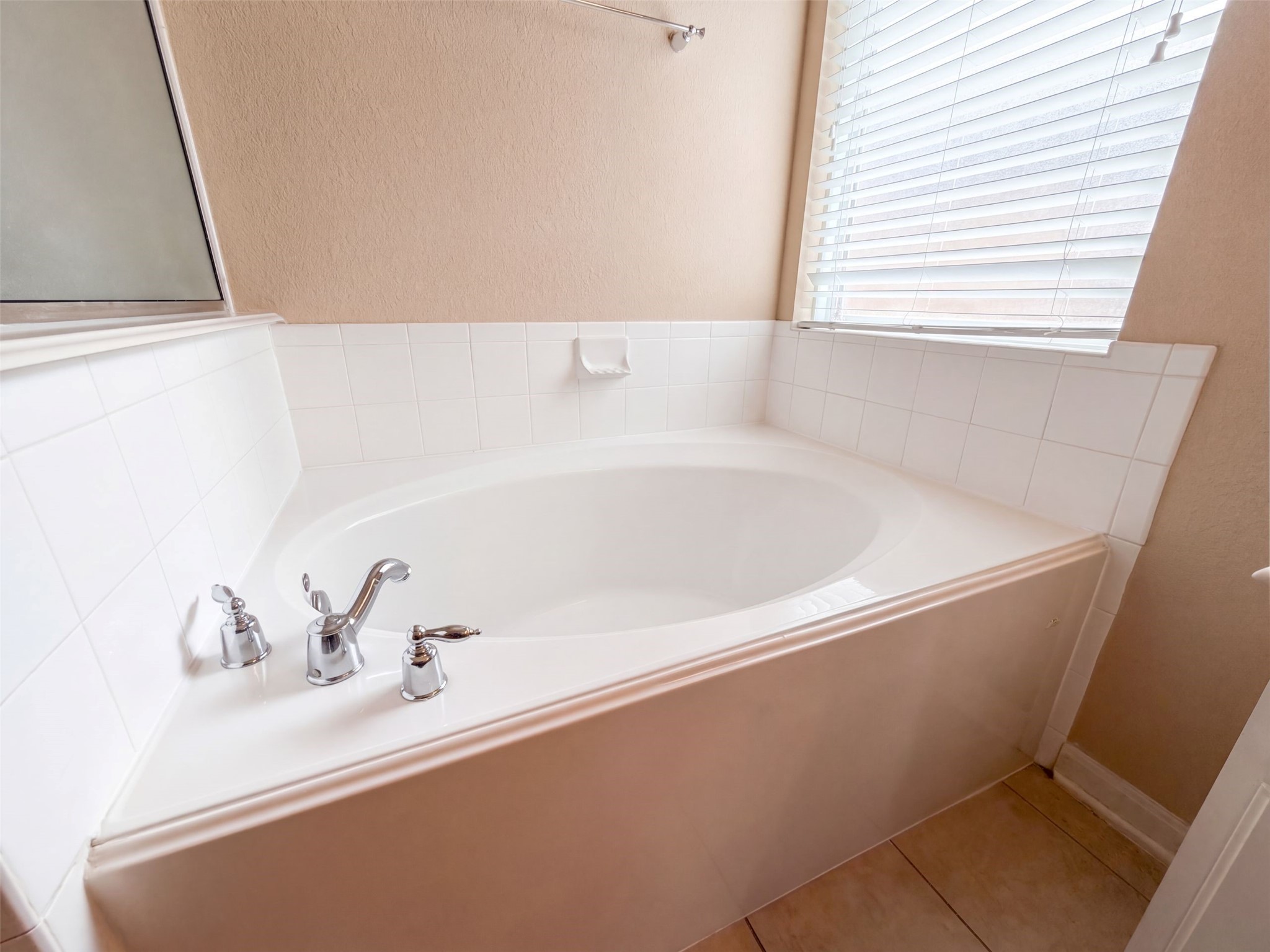 7002 Crockett Ridge Drive Property Photo 13