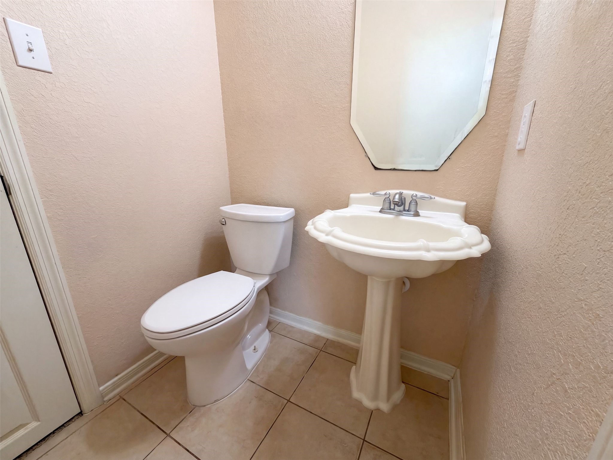 7002 Crockett Ridge Drive Property Photo 24