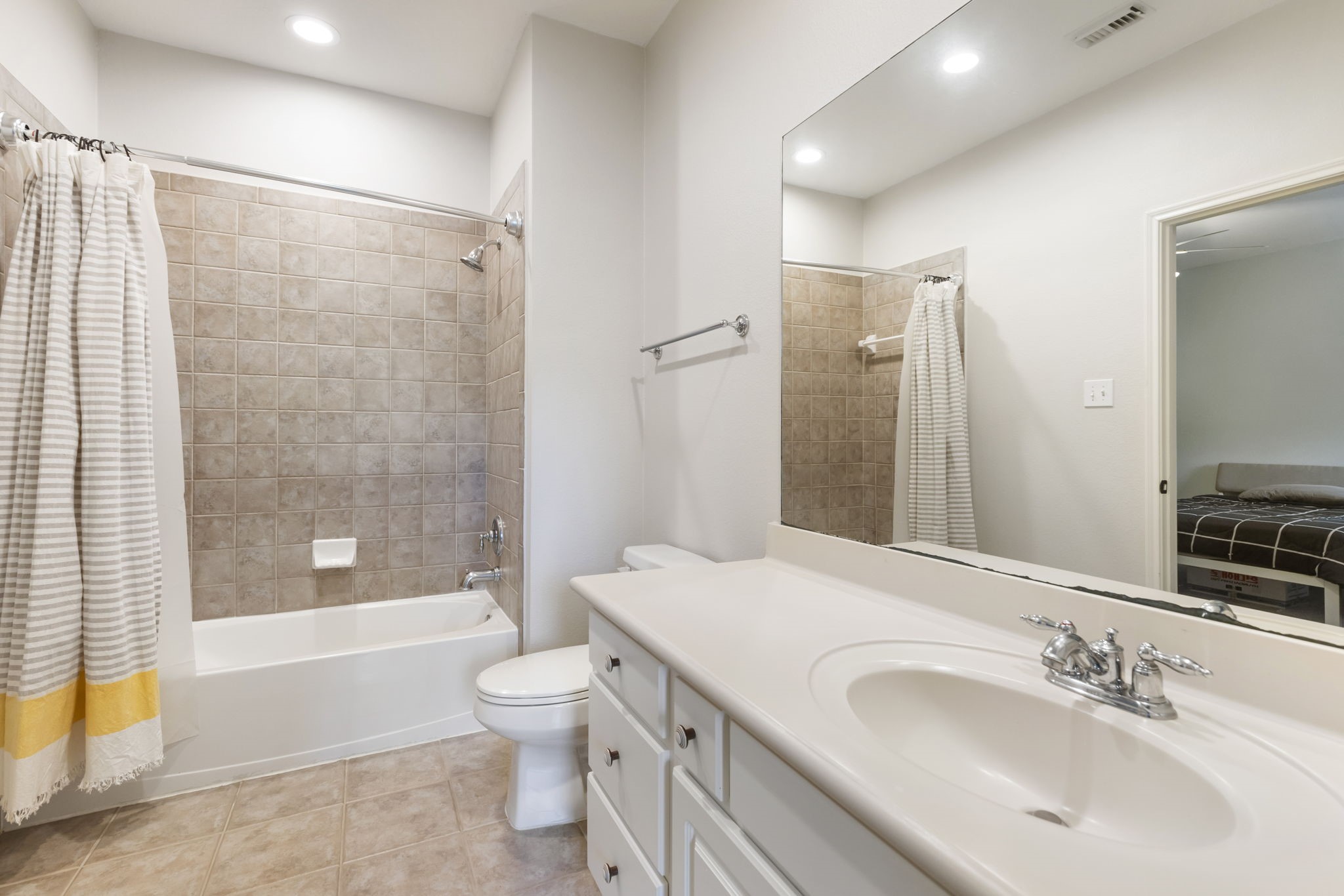 14 Middle Gate Place Property Photo 23