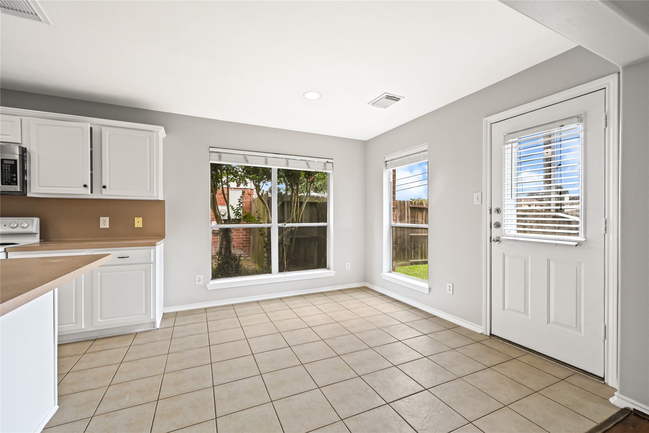 3115 Glenthorpe Lane Property Photo 13