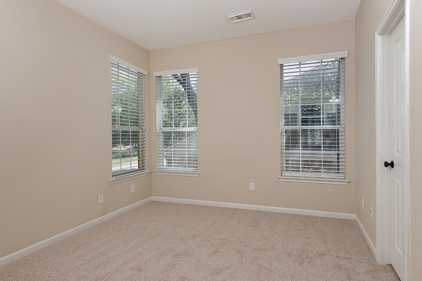 54 Longsford Property Photo 23