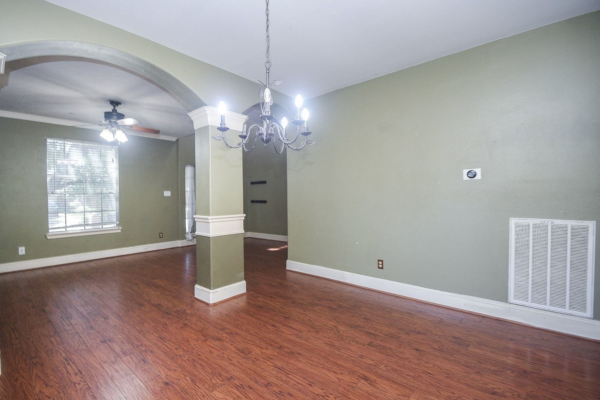 5214 Mountain Forest Drive Property Photo 3