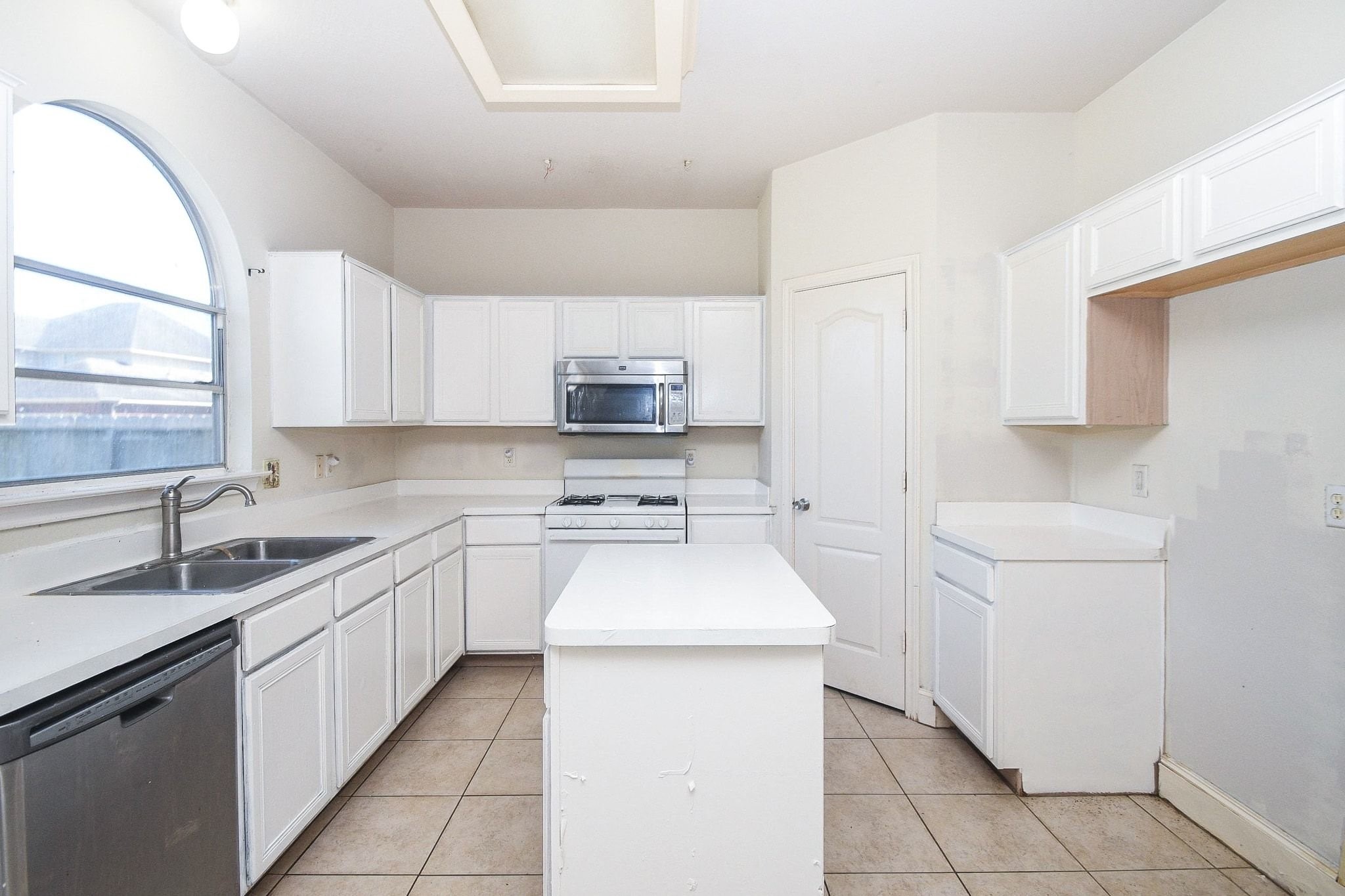 5214 Mountain Forest Drive Property Photo 5