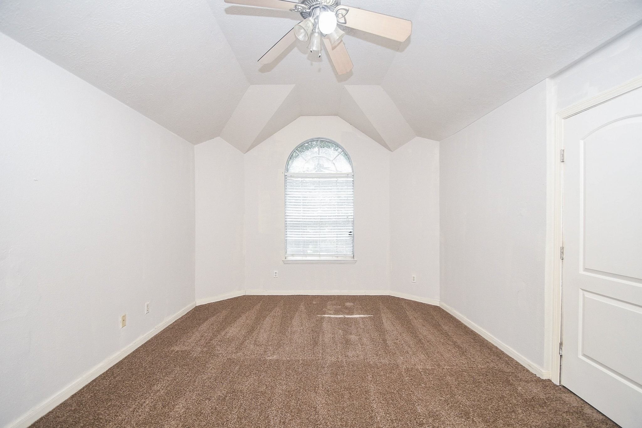 5214 Mountain Forest Drive Property Photo 14