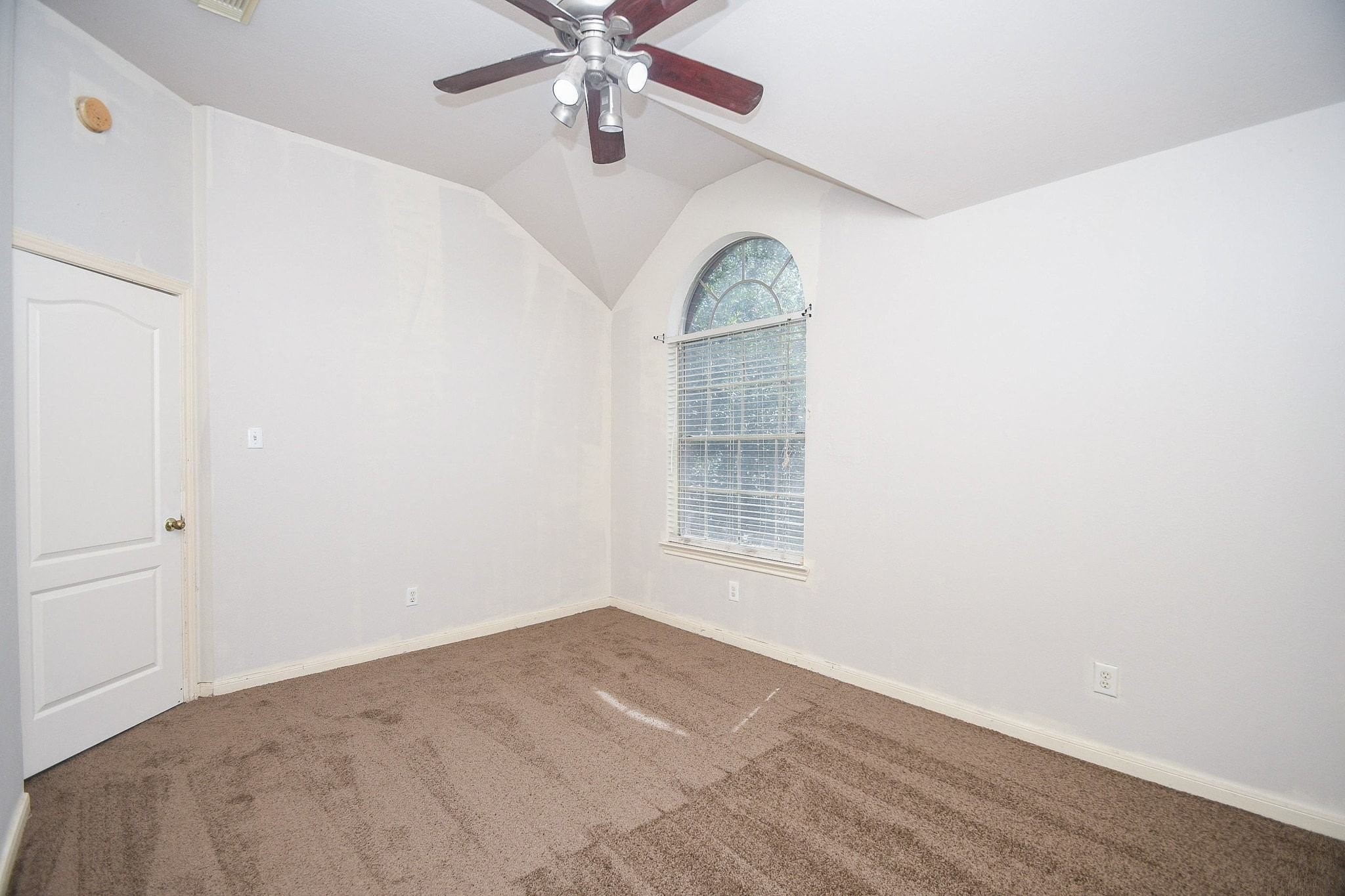 5214 Mountain Forest Drive Property Photo 17