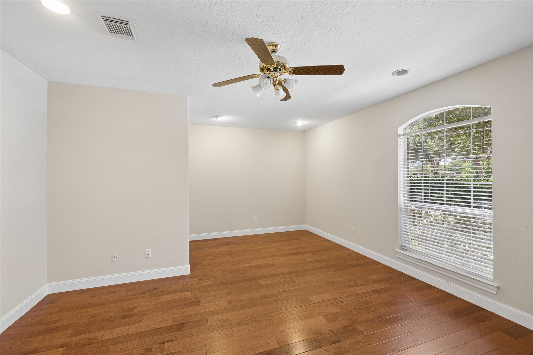 6414 Pinewood Trace Lane Property Photo 5