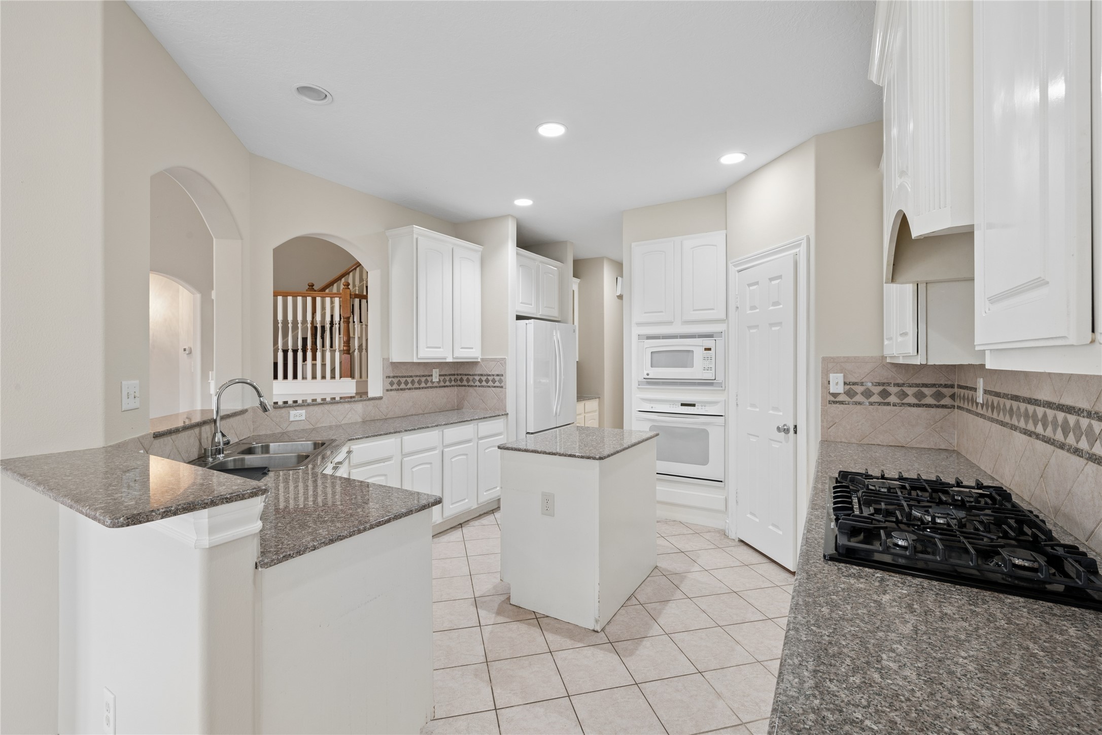 6414 Pinewood Trace Lane Property Photo 9
