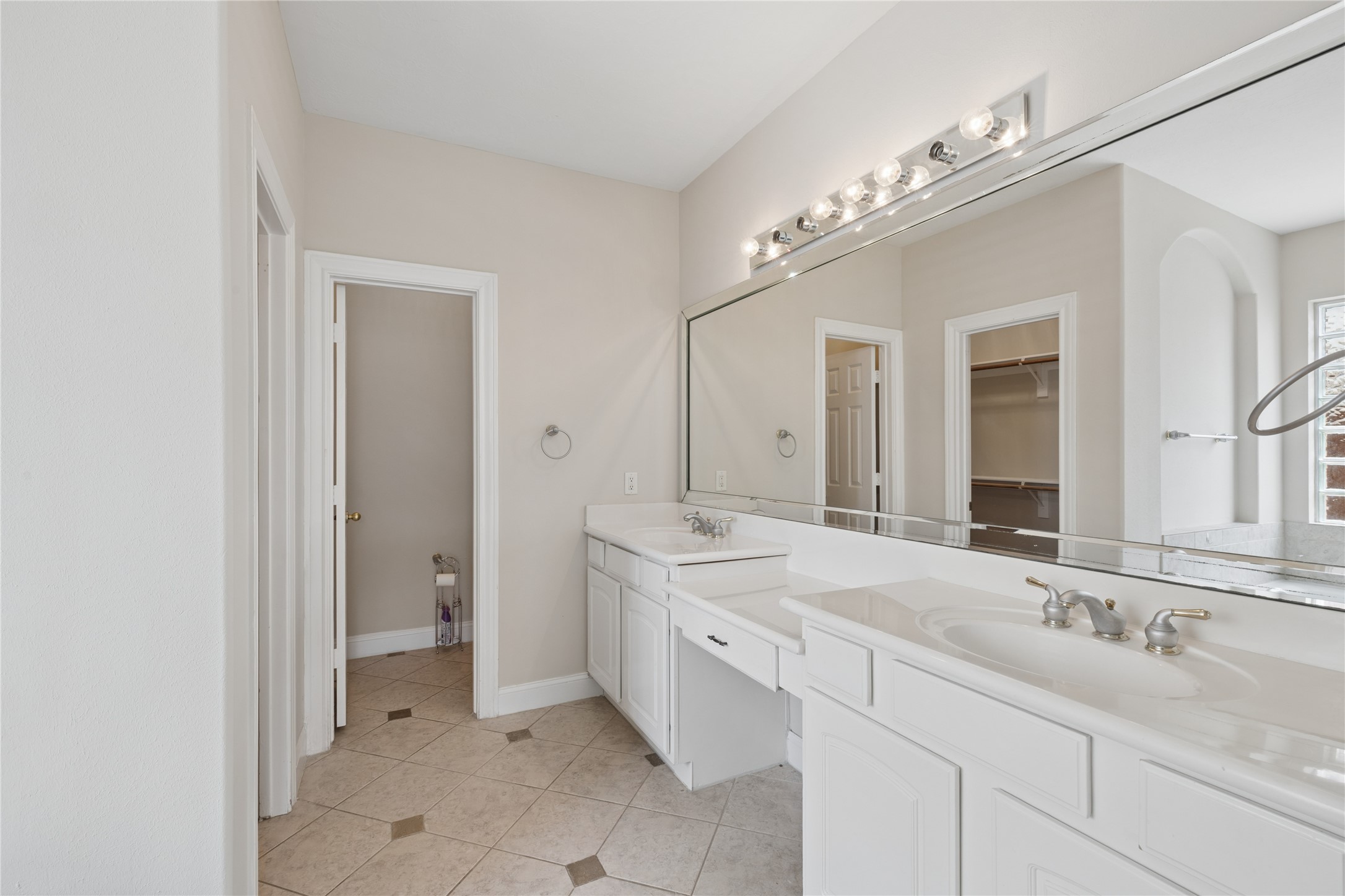 6414 Pinewood Trace Lane Property Photo 13