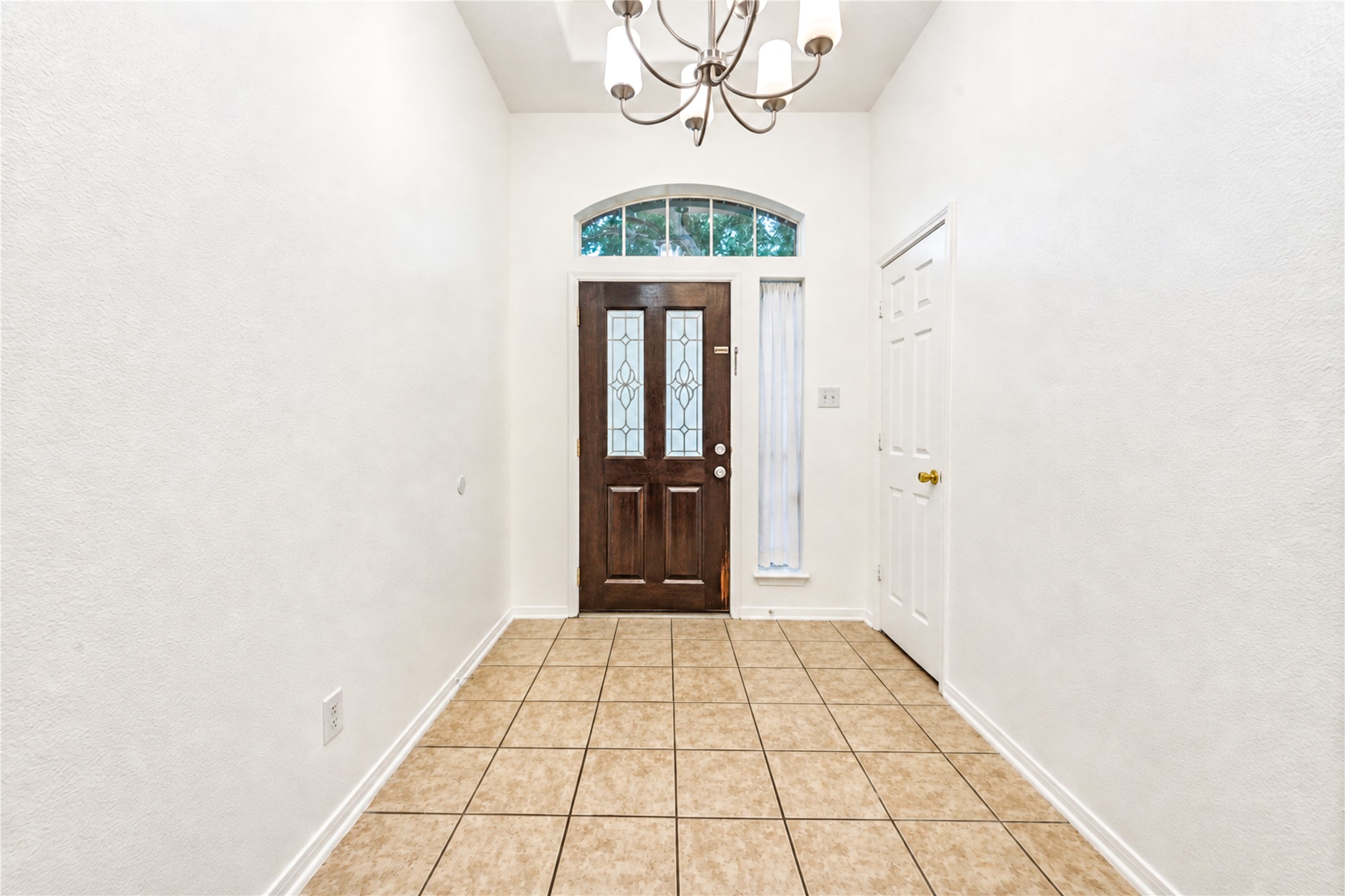 2919 Walnut Knoll Way Property Photo 3