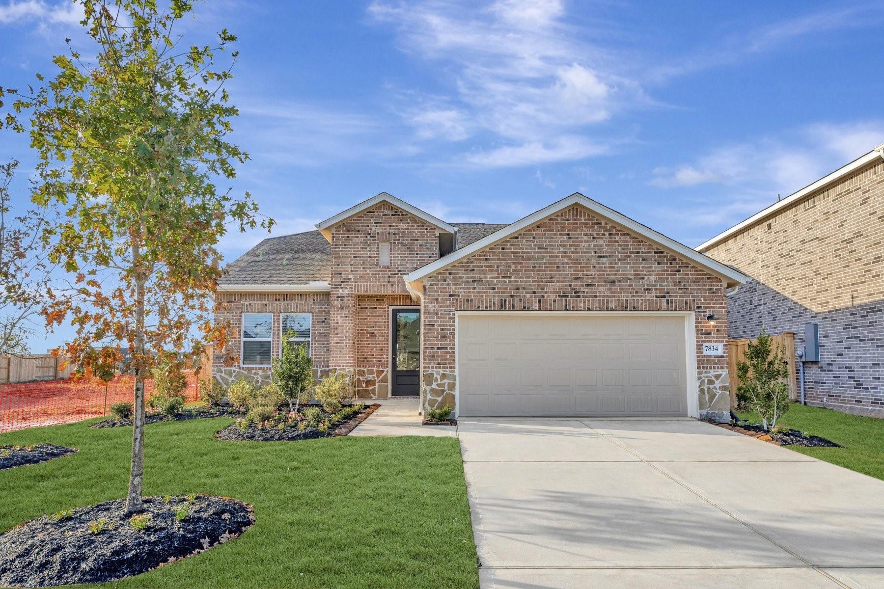 7834 Jade Crest Drive, Angleton TX 77515 Property Photo 1