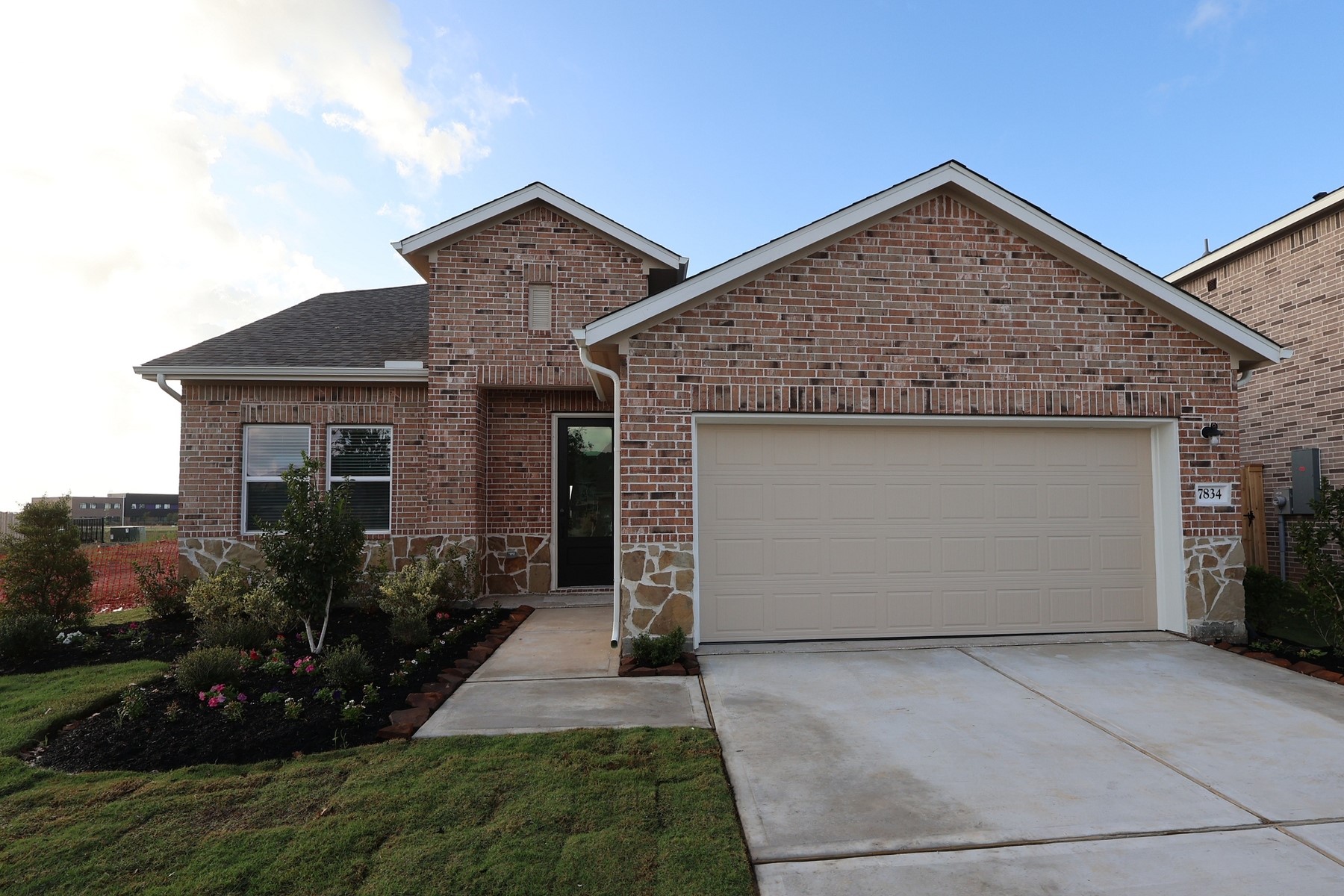 7834 Jade Crest Drive Property Photo 2