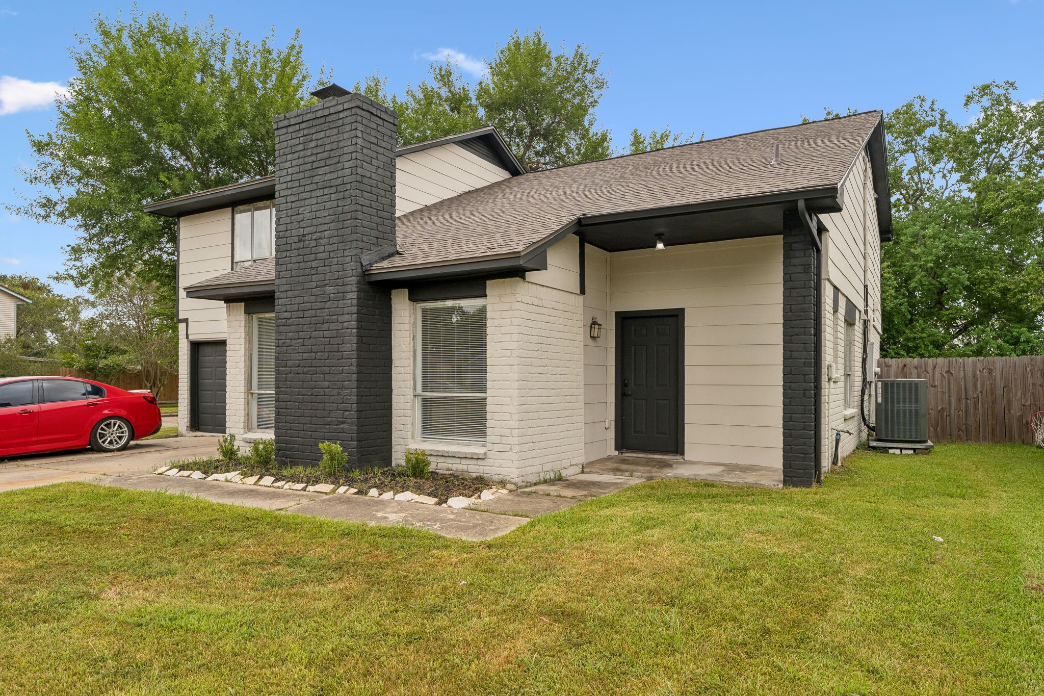 10803 Sageriver Drive Property Photo 4