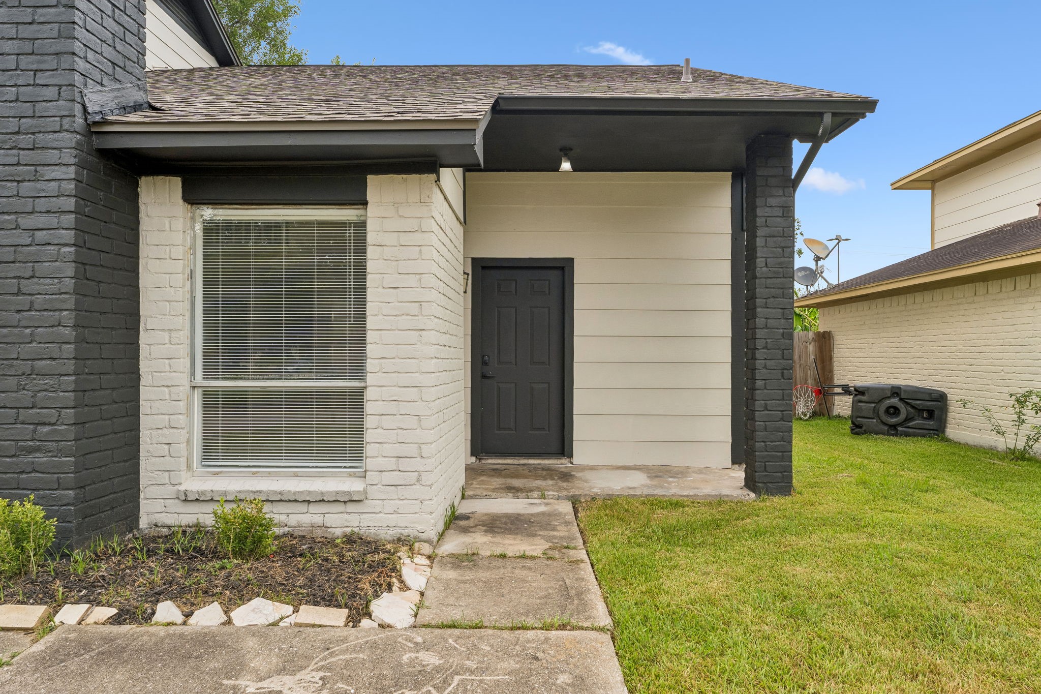 10803 Sageriver Drive Property Photo 6
