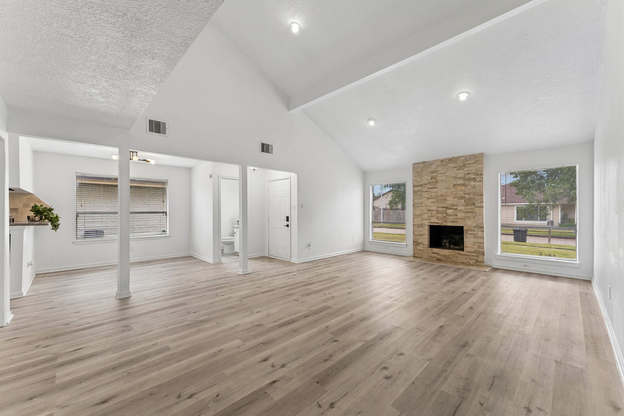 10803 Sageriver Drive Property Photo 16