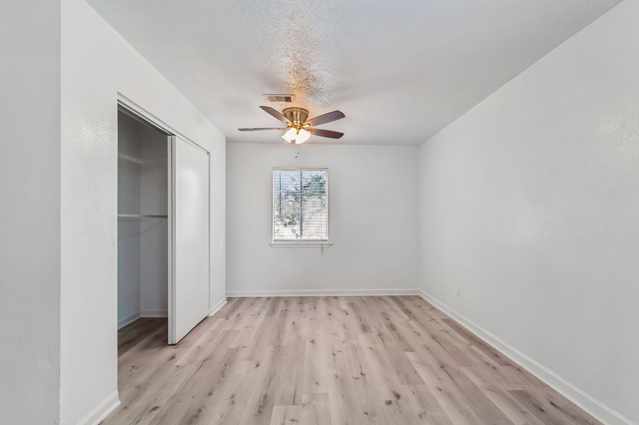 10803 Sageriver Drive Property Photo 35