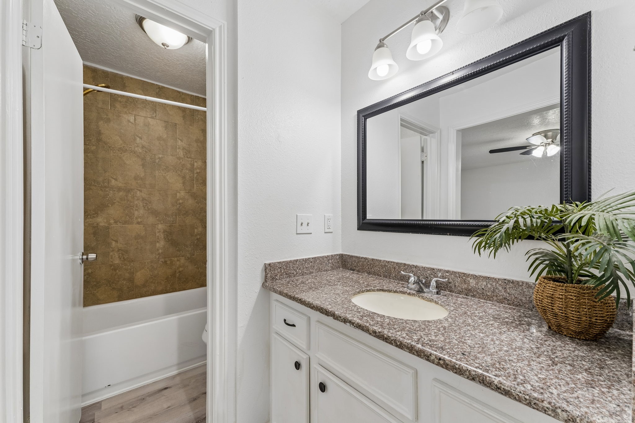 10803 Sageriver Drive Property Photo 38