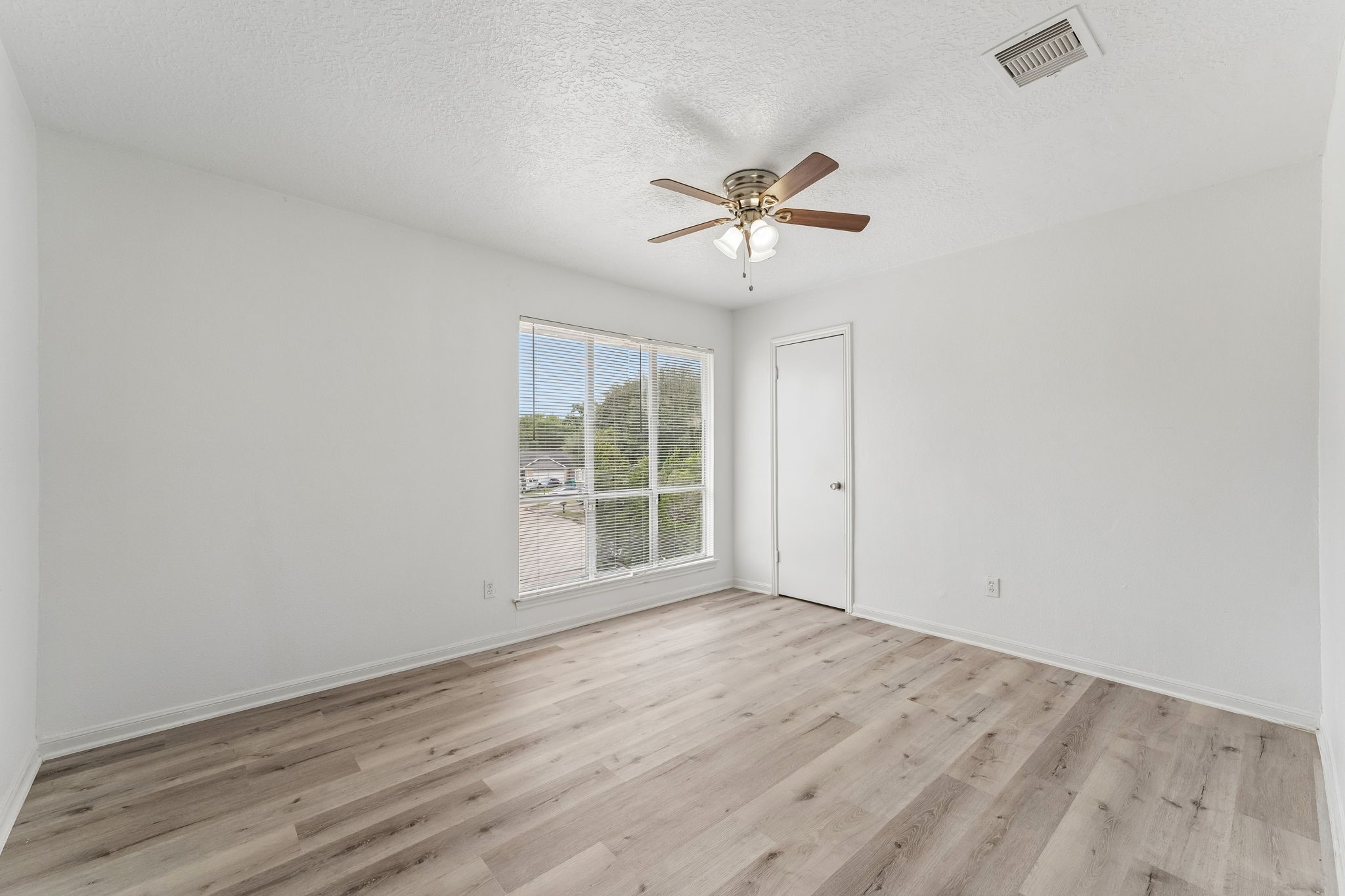 10803 Sageriver Drive Property Photo 42