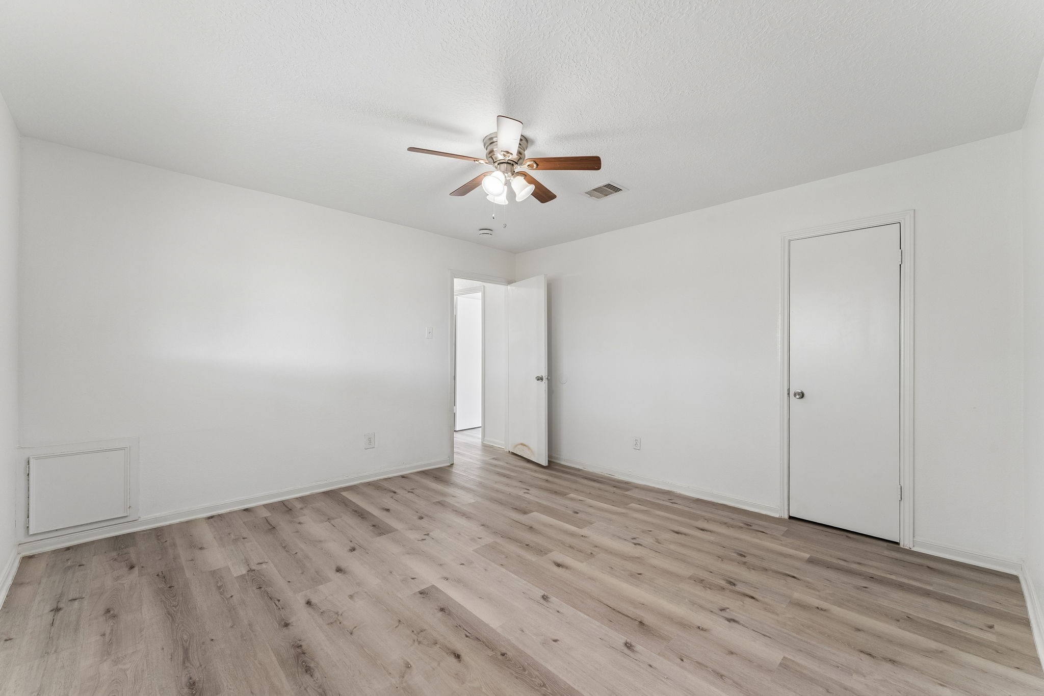 10803 Sageriver Drive Property Photo 46