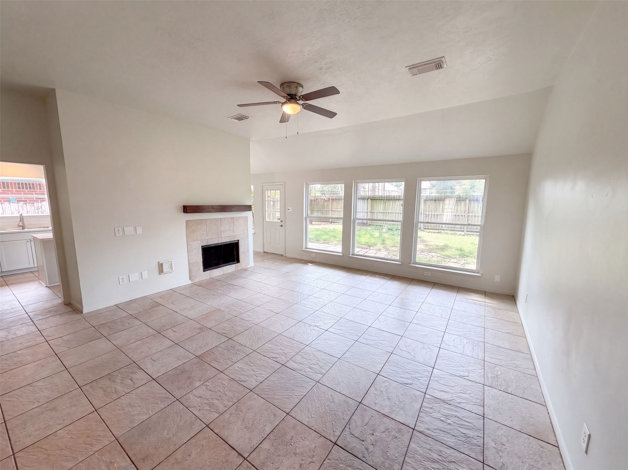 18614 Twigsworth Lane Property Photo 3