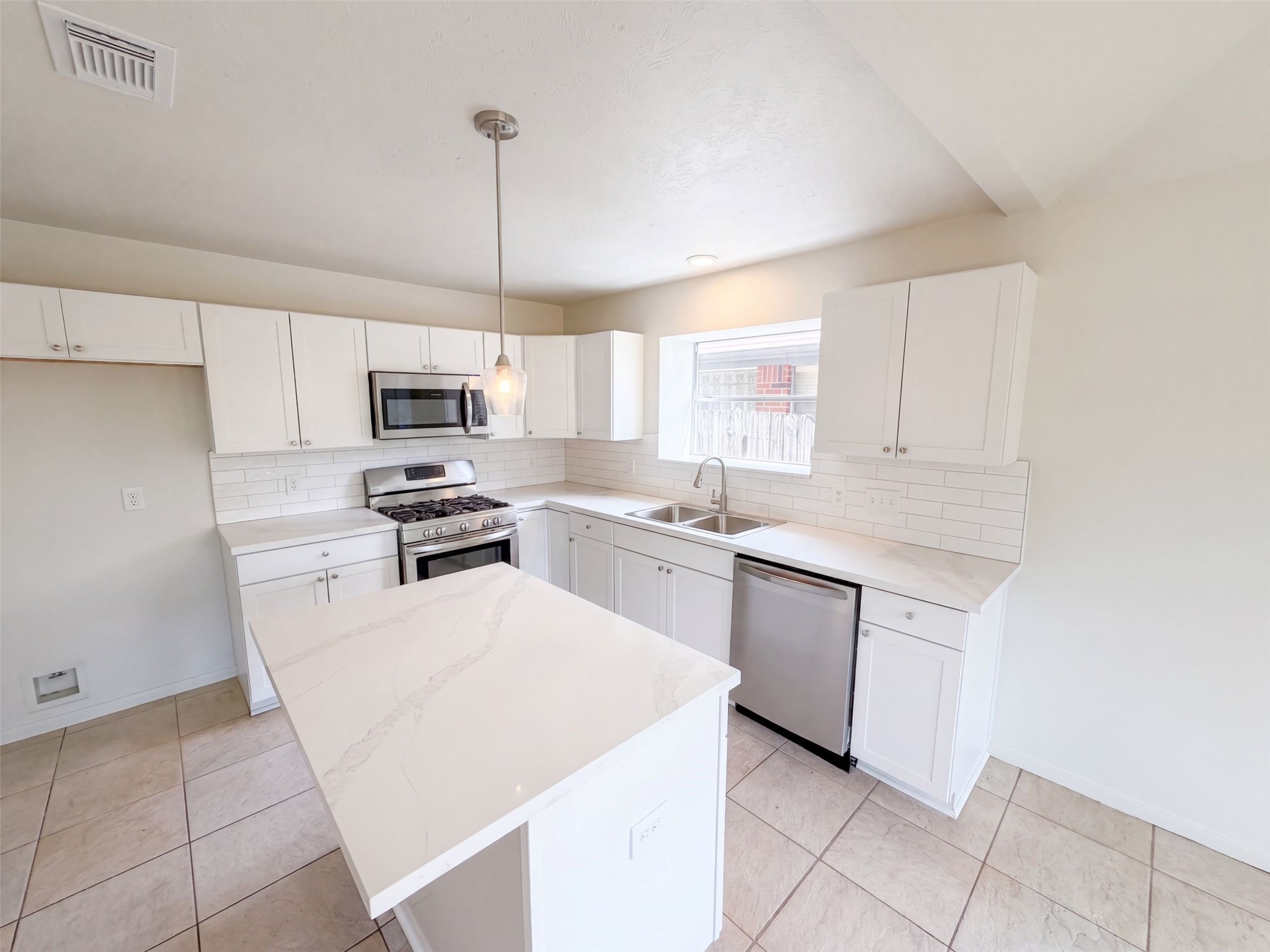 18614 Twigsworth Lane Property Photo 6