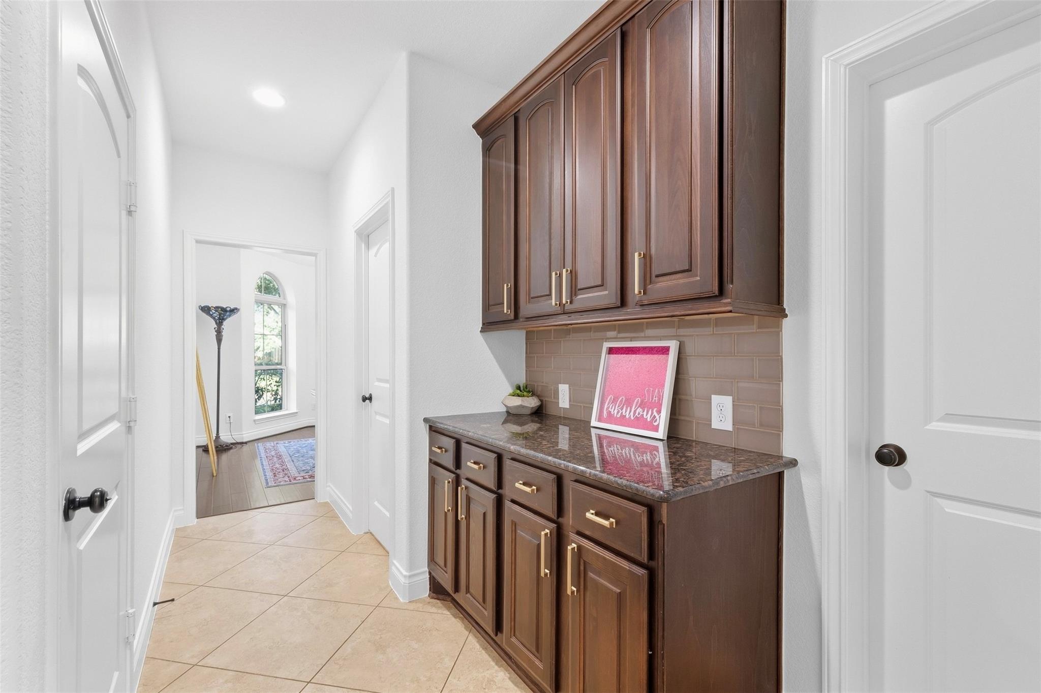 2405 Barton Shores Drive Property Photo 8