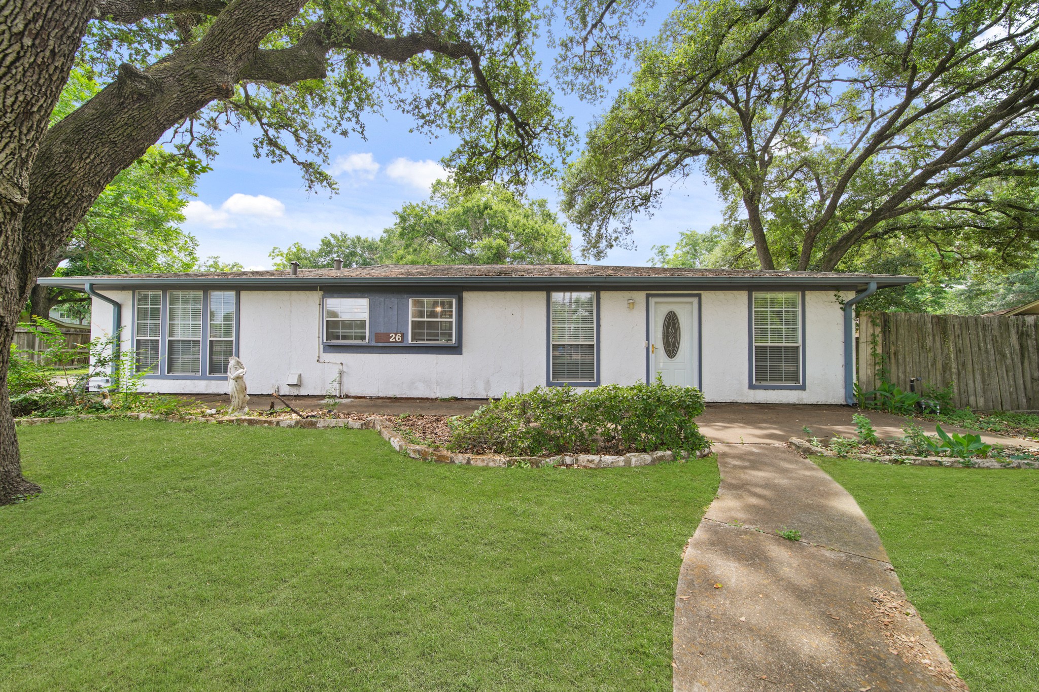 1826 East Avenue Property Photo 1