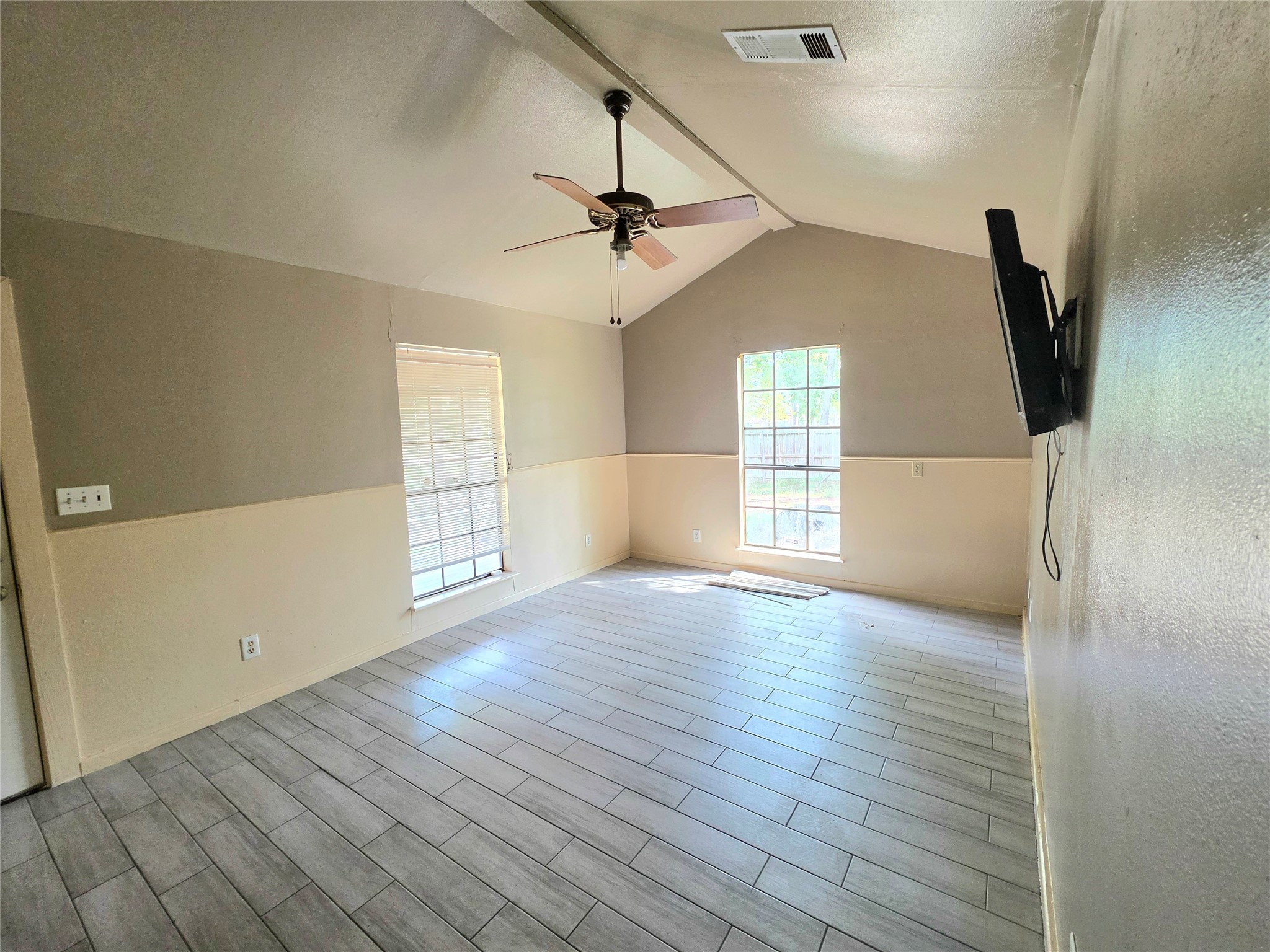 17308 Valley Lane Property Photo 4