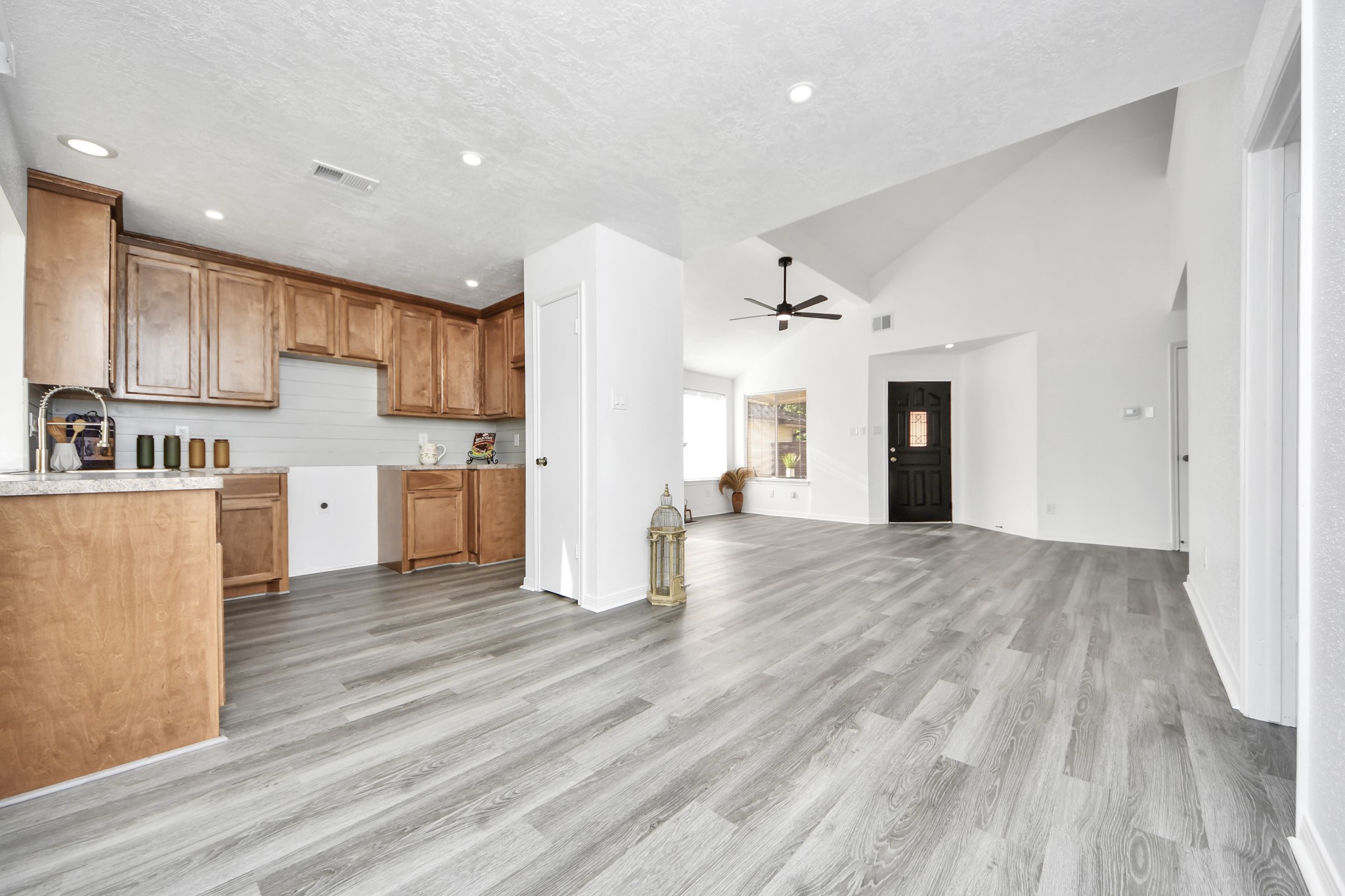 16114 Golden Sands Drive Property Photo 25