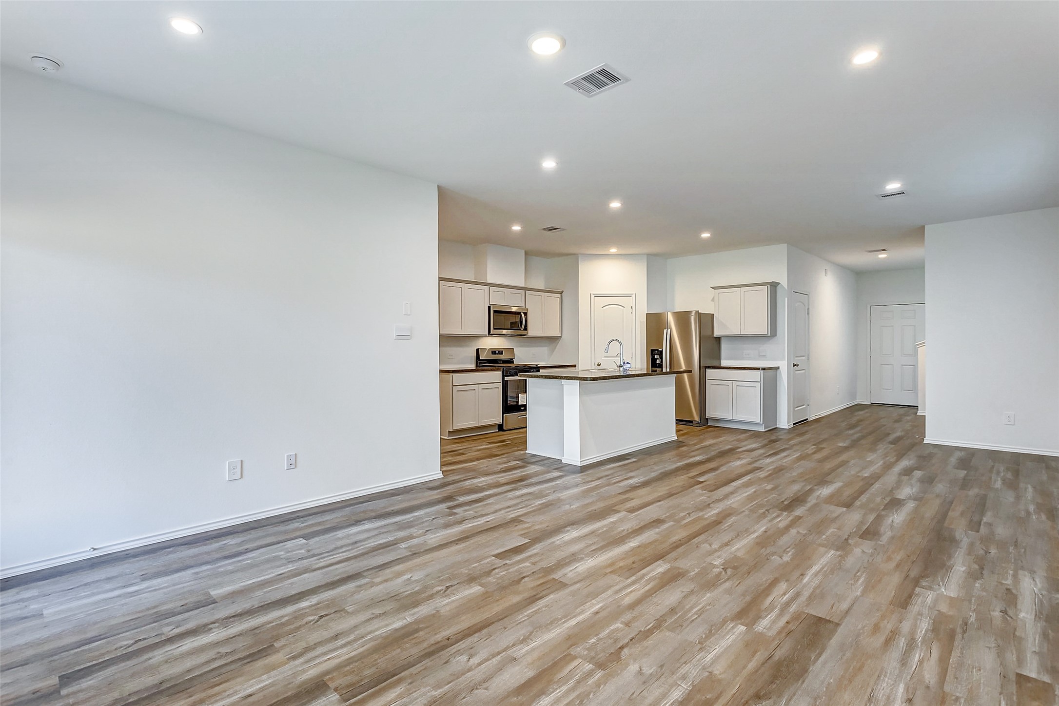5626 Avalon Woods Drive Property Photo 6
