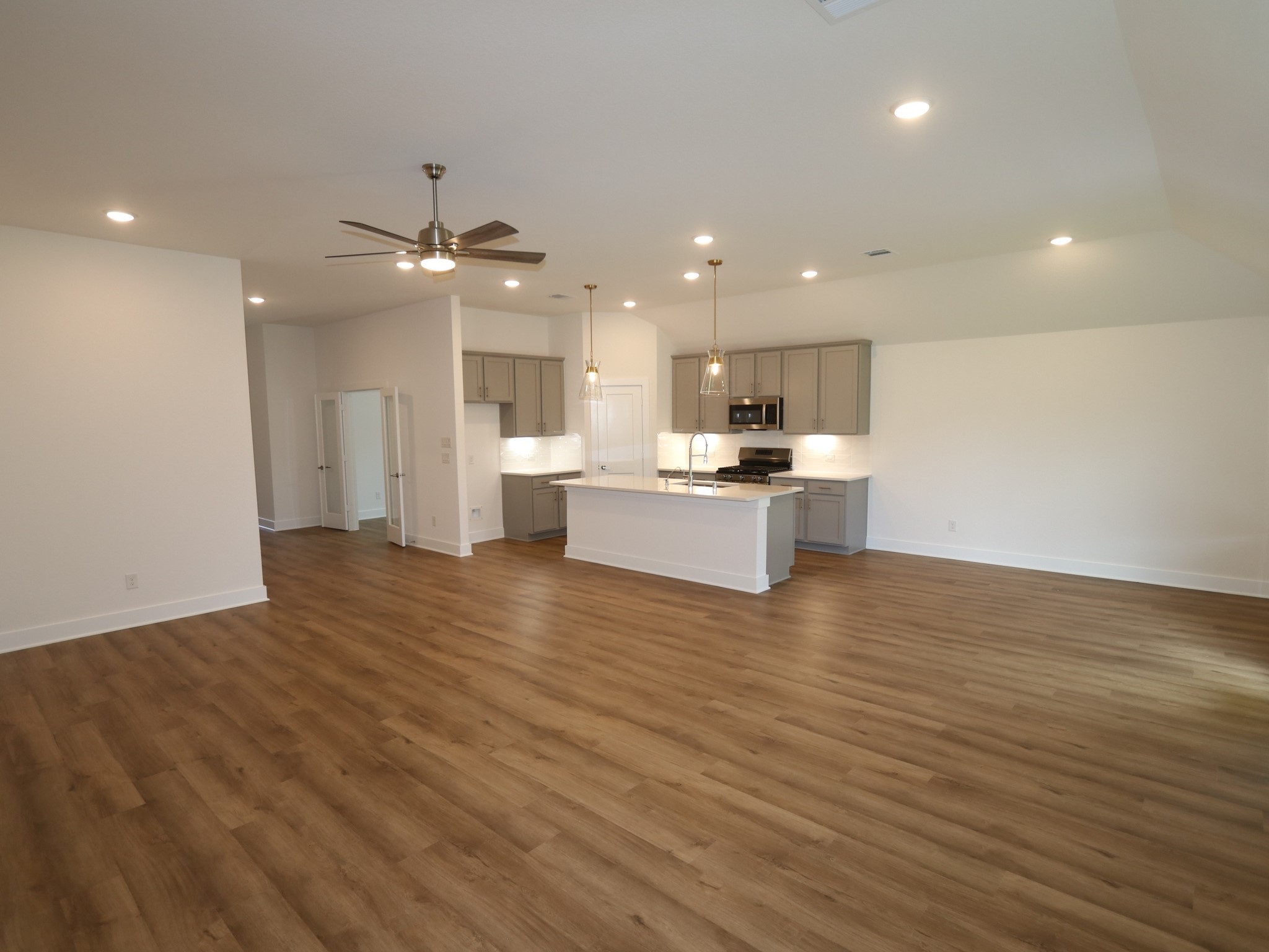 3011 Blue Abelia Street Property Photo 9