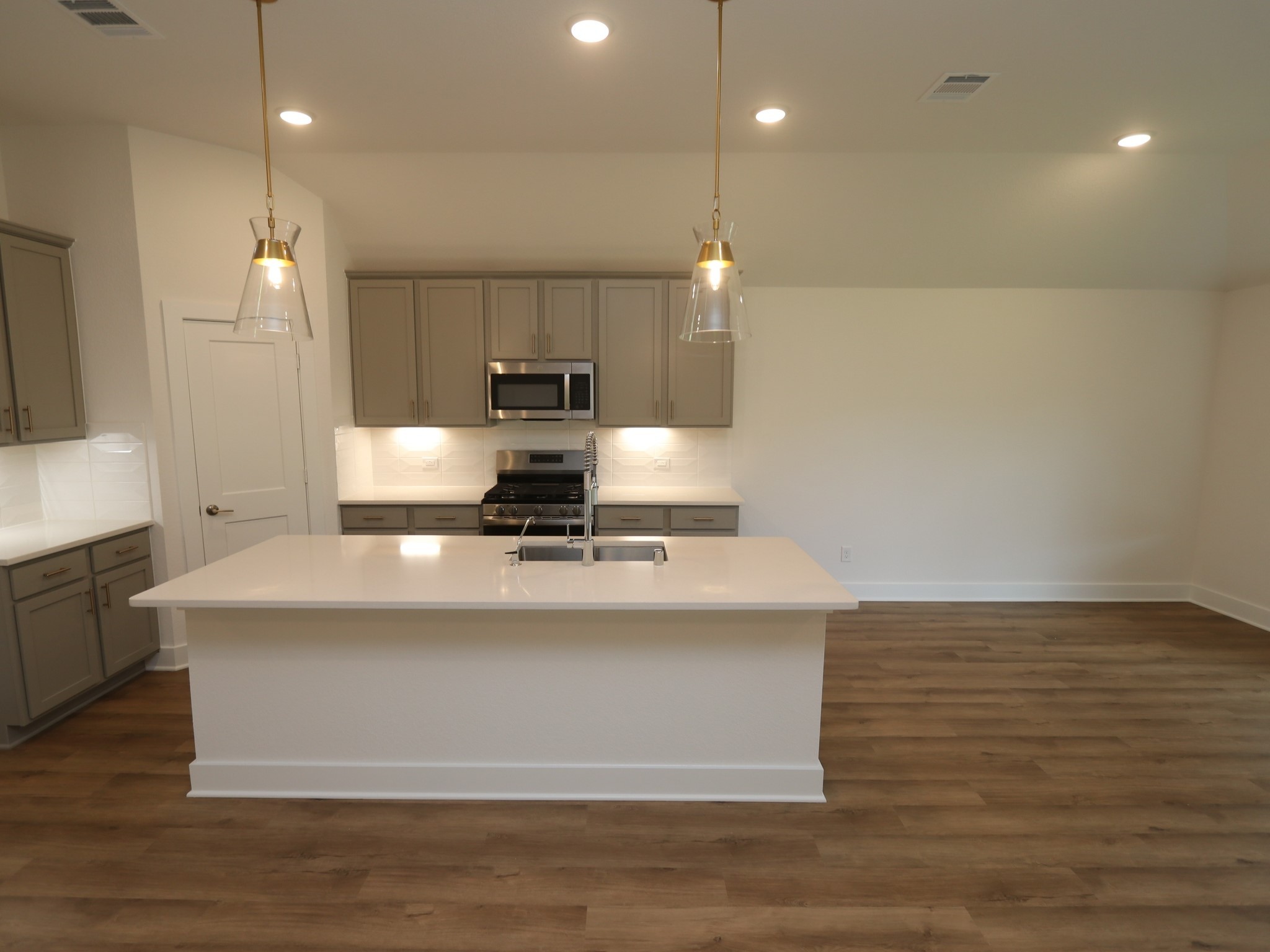 3011 Blue Abelia Street Property Photo 11