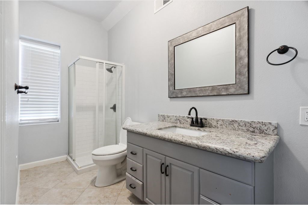 570 Roanoke Drive Property Photo 13