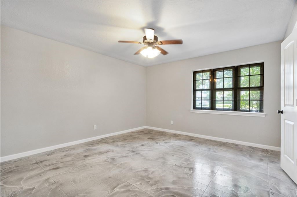 570 Roanoke Drive Property Photo 14