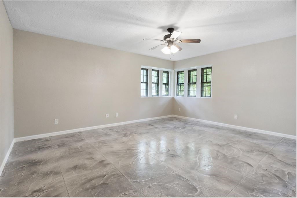 570 Roanoke Drive Property Photo 15